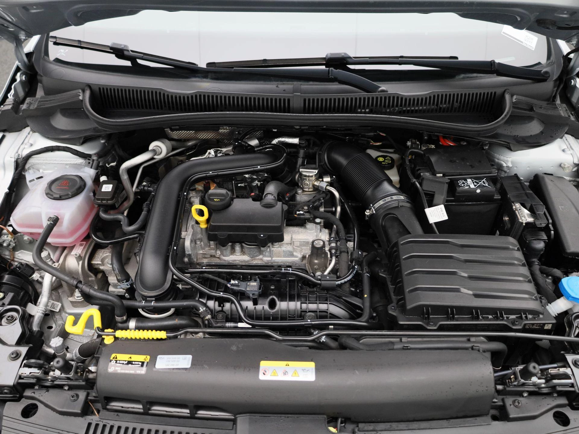 Volkswagen-Polo-image-34