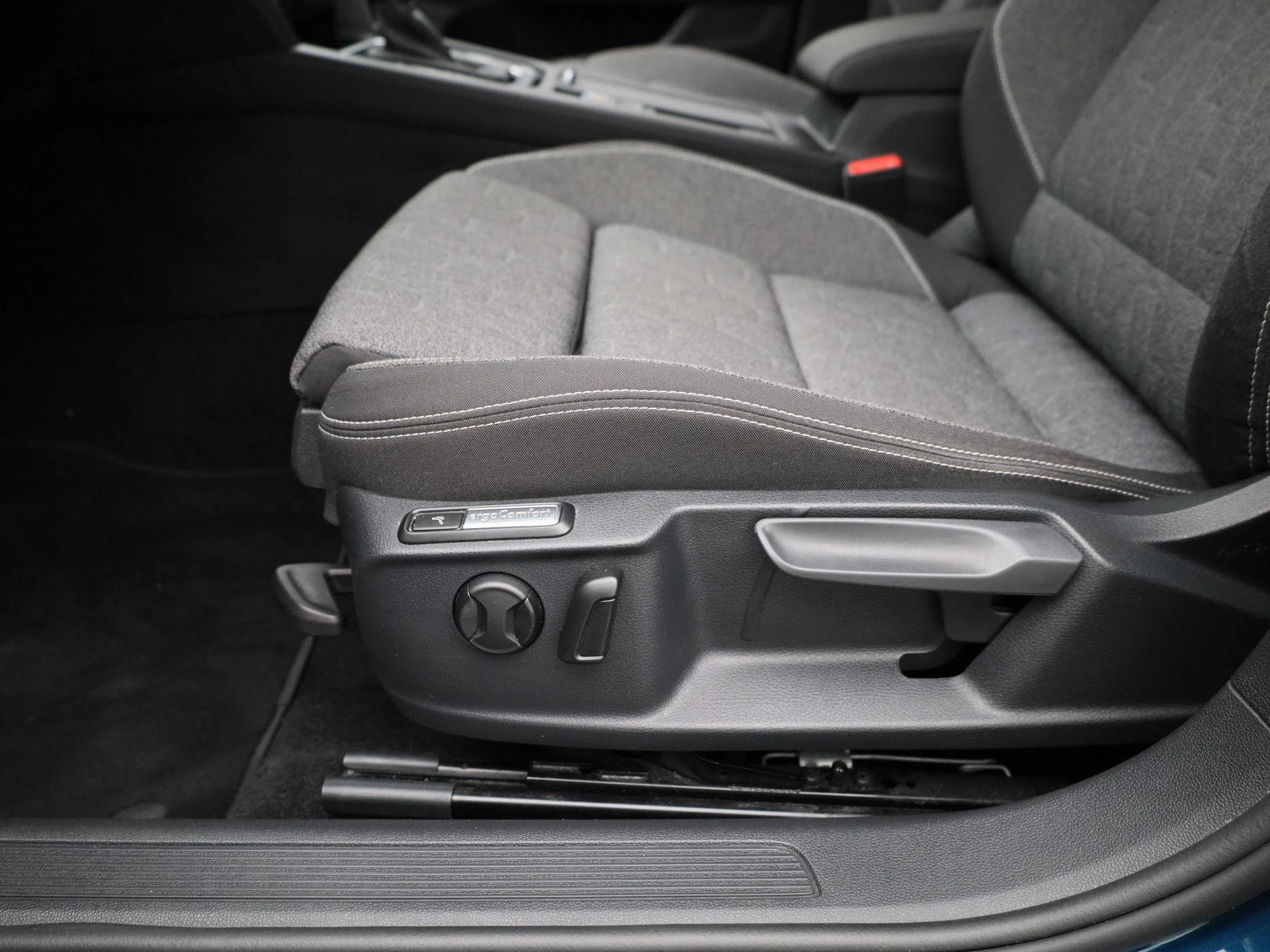 Volkswagen-Passat-image-32