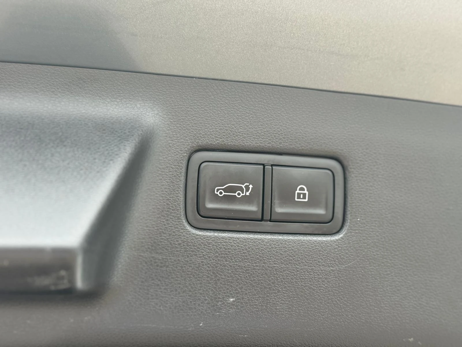 Hyundai-Santa Fe-image-10