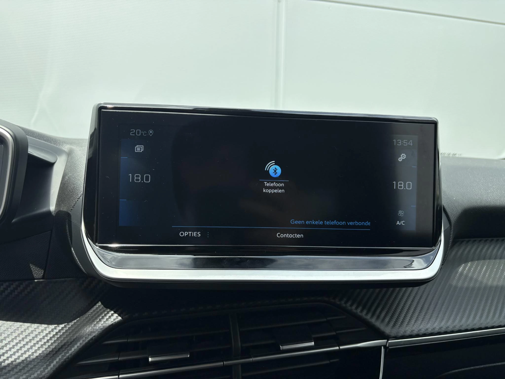 Peugeot-208-image-23
