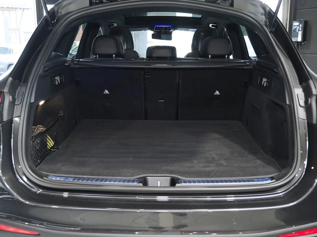 Mercedes-Benz-GLC 220 d-image-14