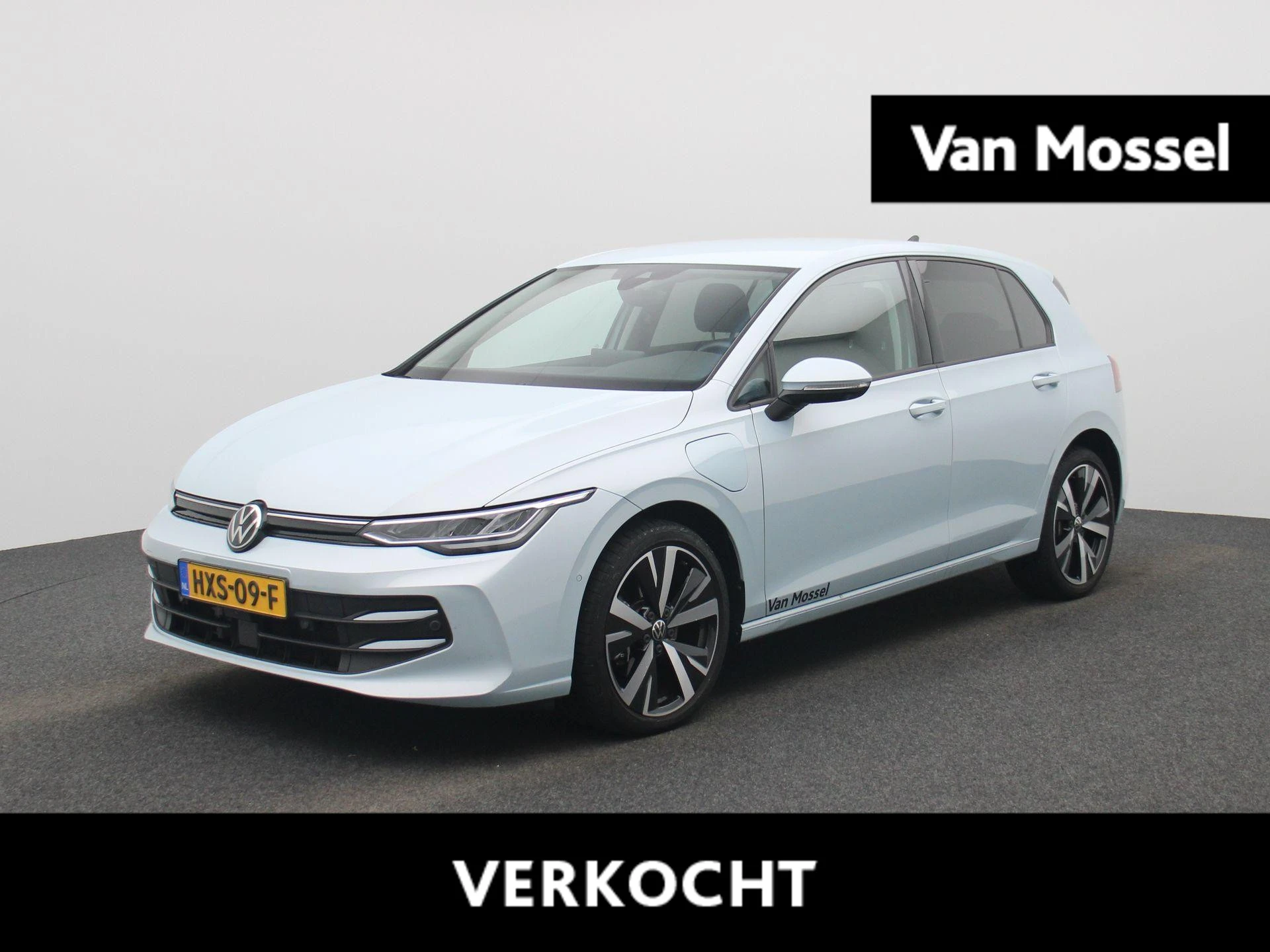 Volkswagen-Golf-image-0