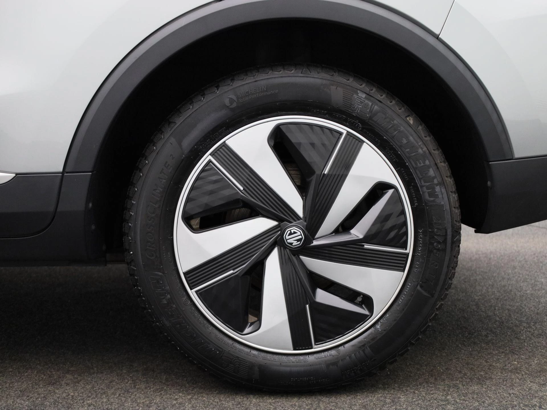 MG ZS EV Long Range Luxury 70 kWh
