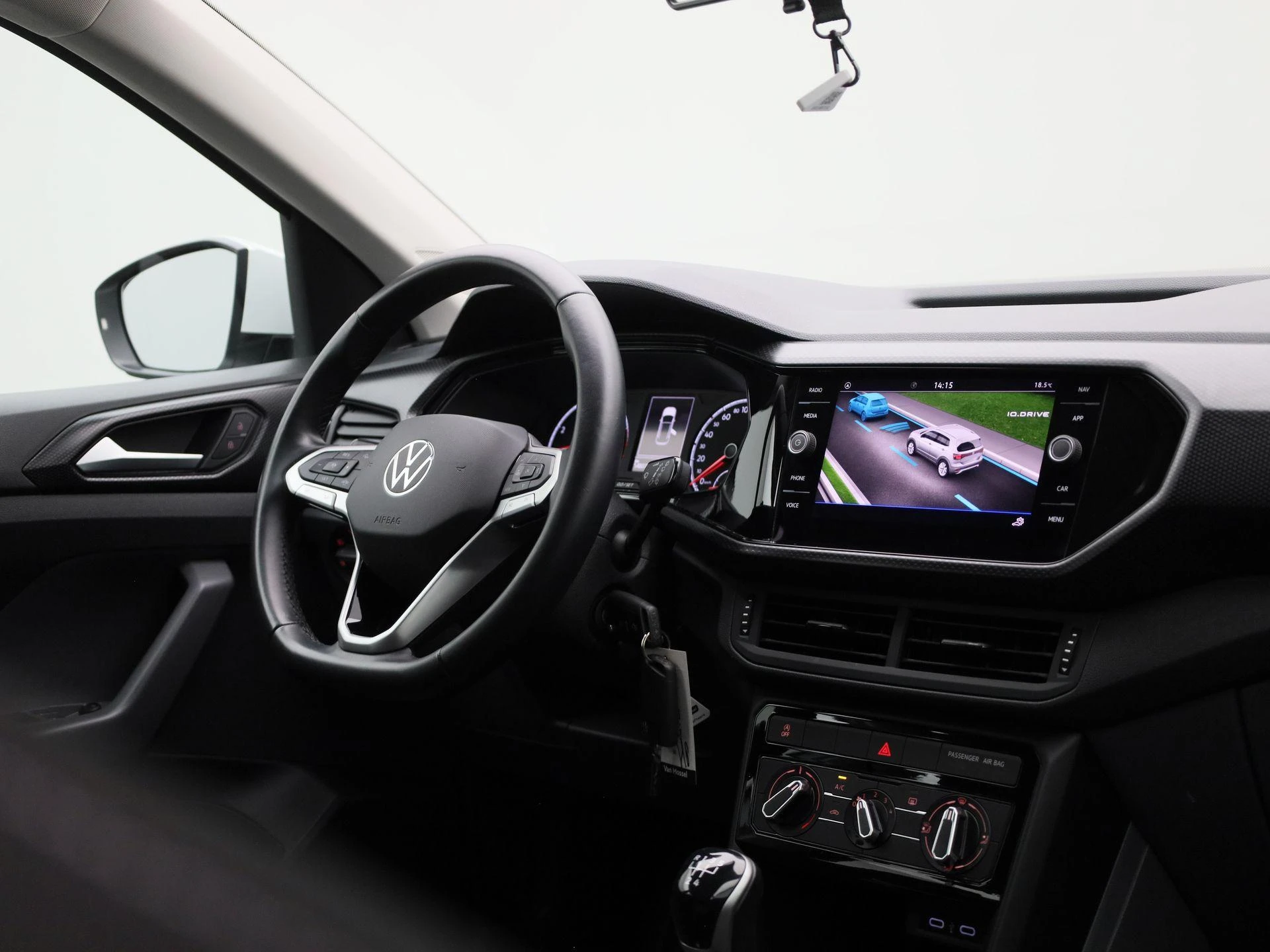 Volkswagen-T-Cross-image-31