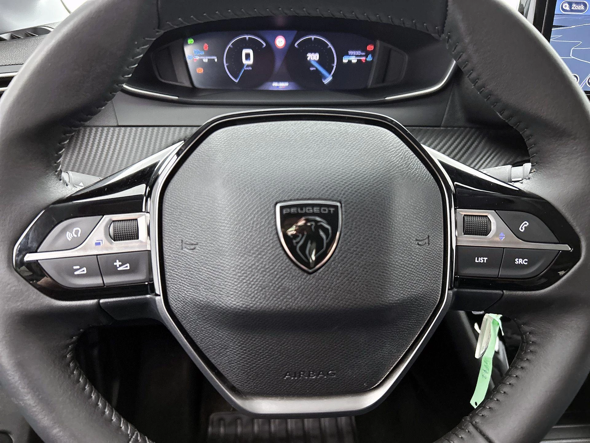 Peugeot-208-image-33