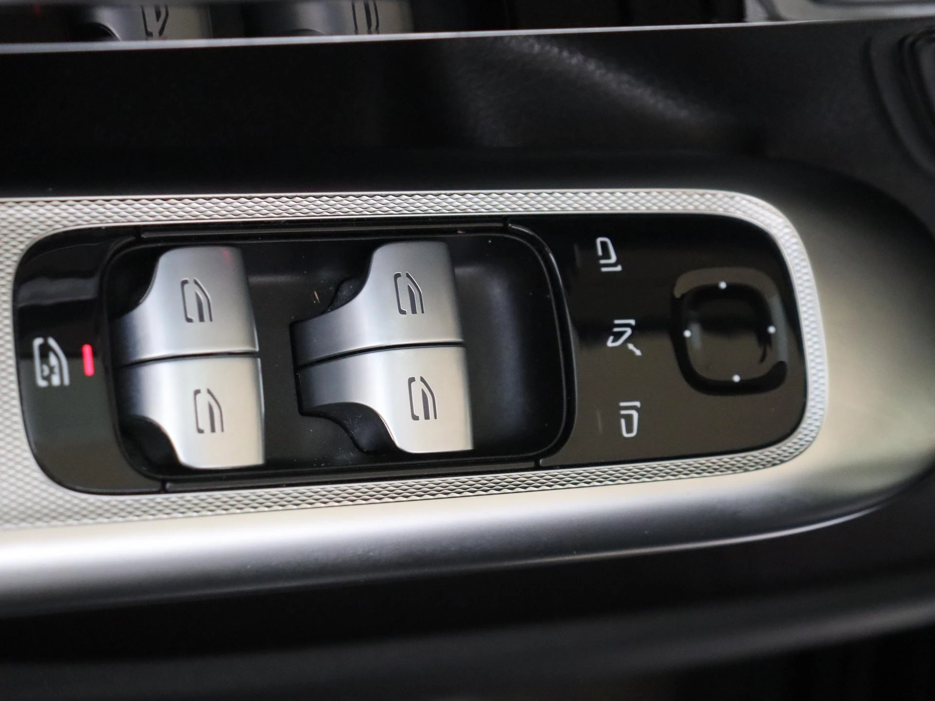 Mercedes-Benz-EQE-image-26