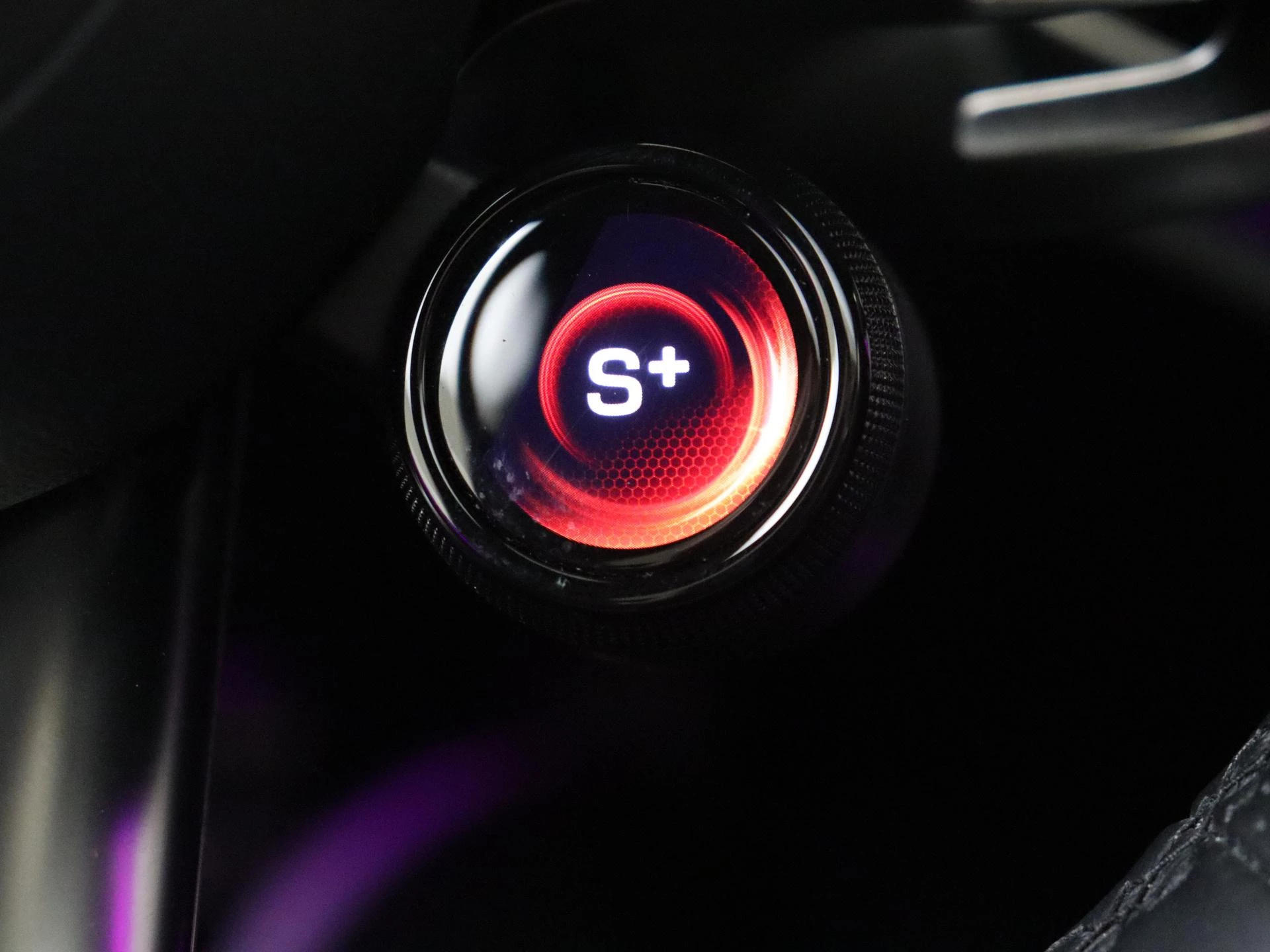 Mercedes-Benz-E-Klasse-image-23
