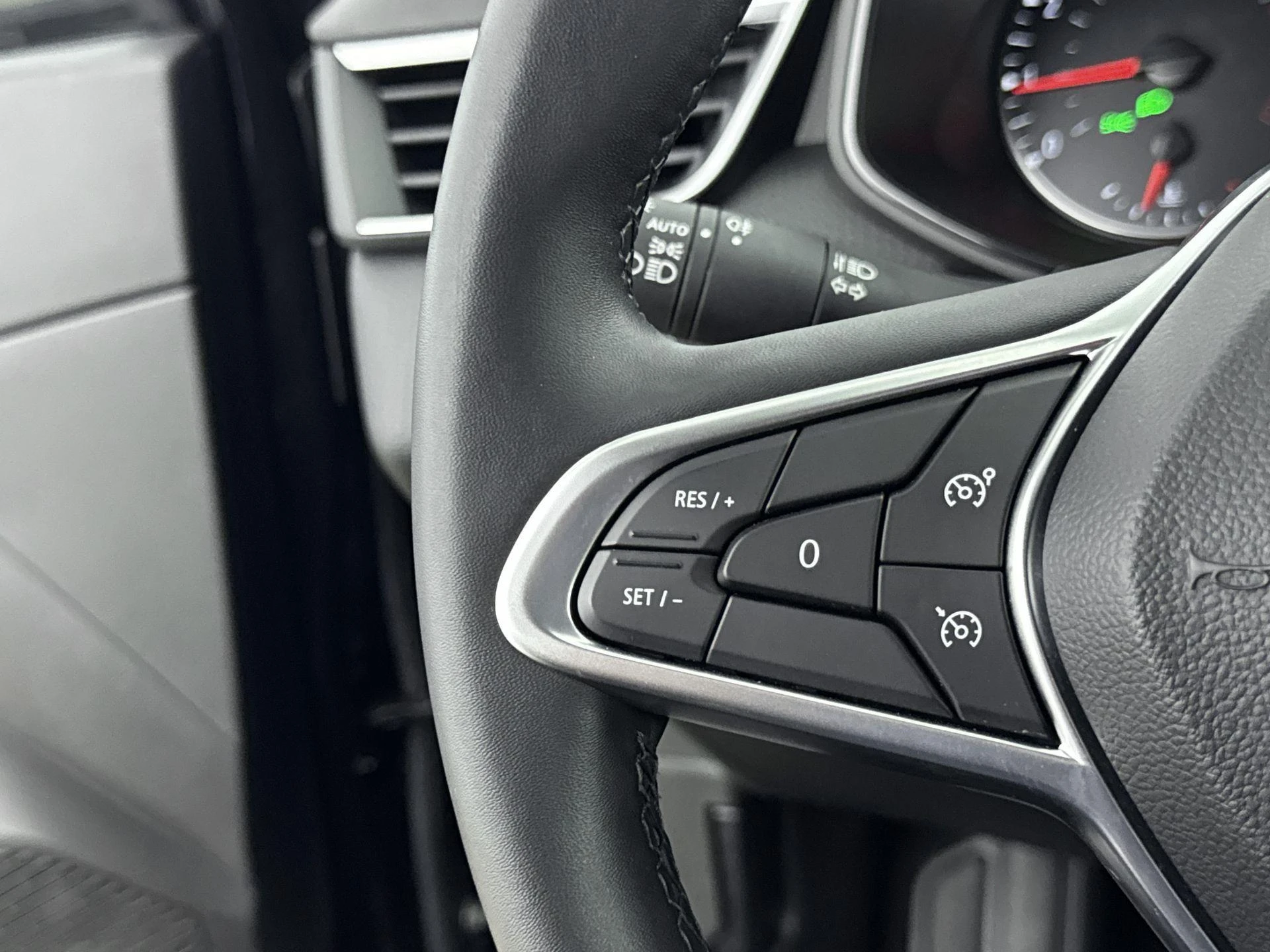 Renault-Clio-image-5