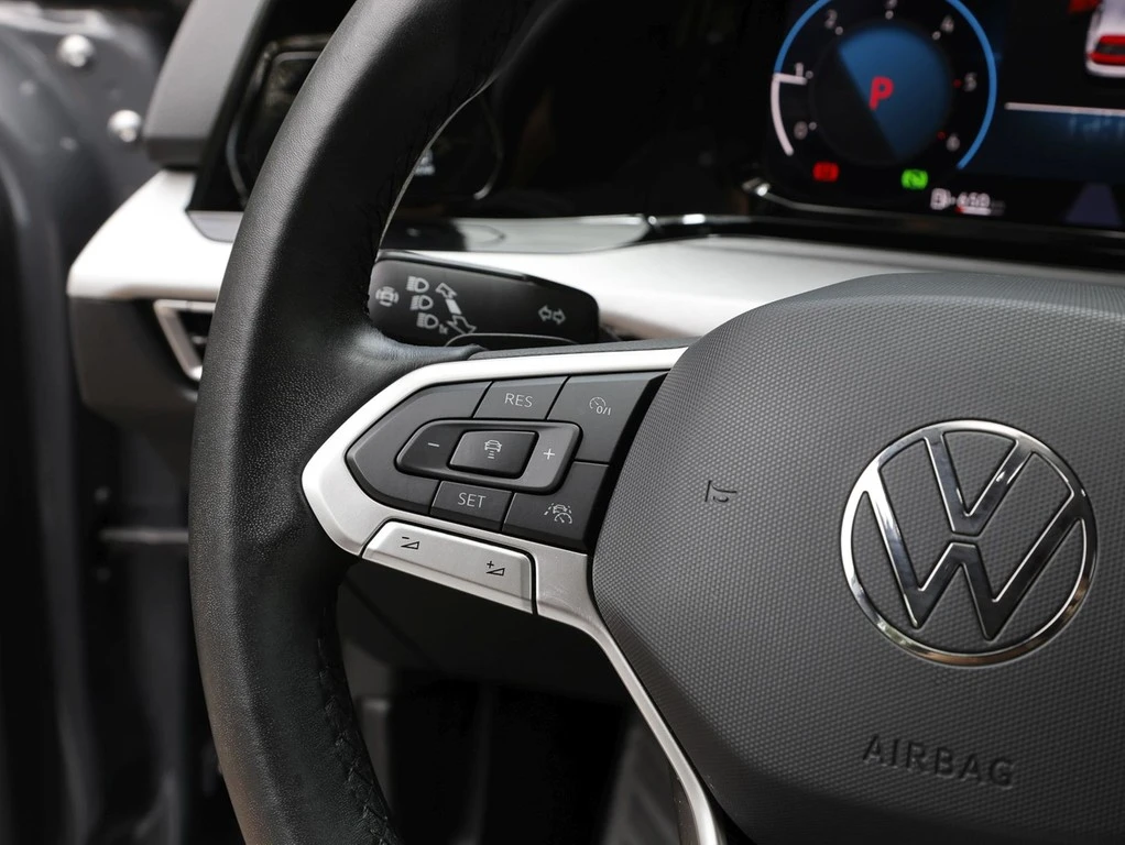 Volkswagen-Golf-image-15