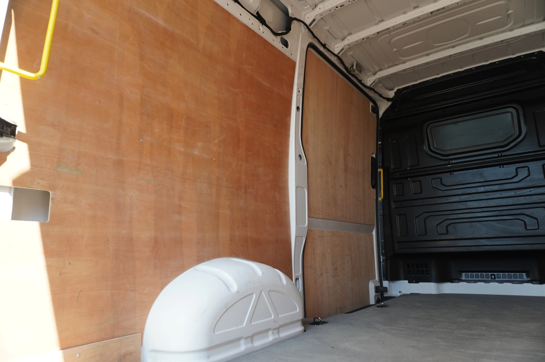 Volkswagen-Crafter-image-15