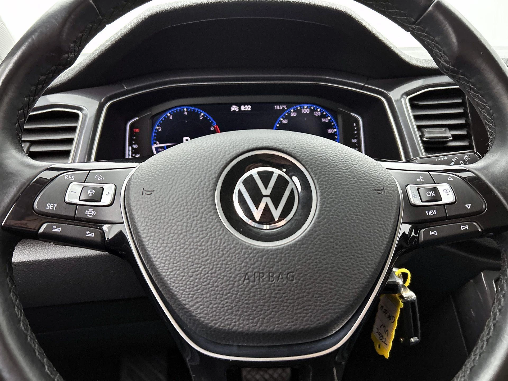Volkswagen-T-Roc-image-33