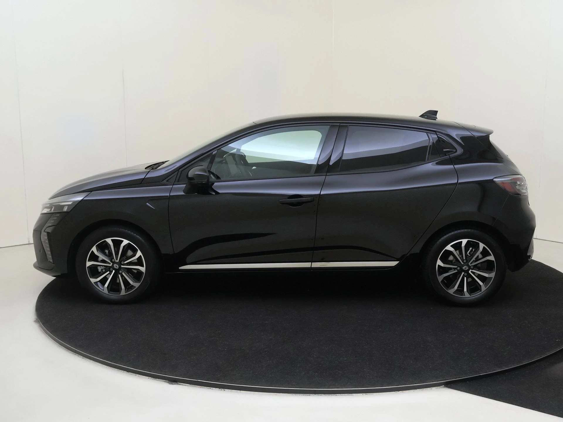 Renault-Clio-image-7