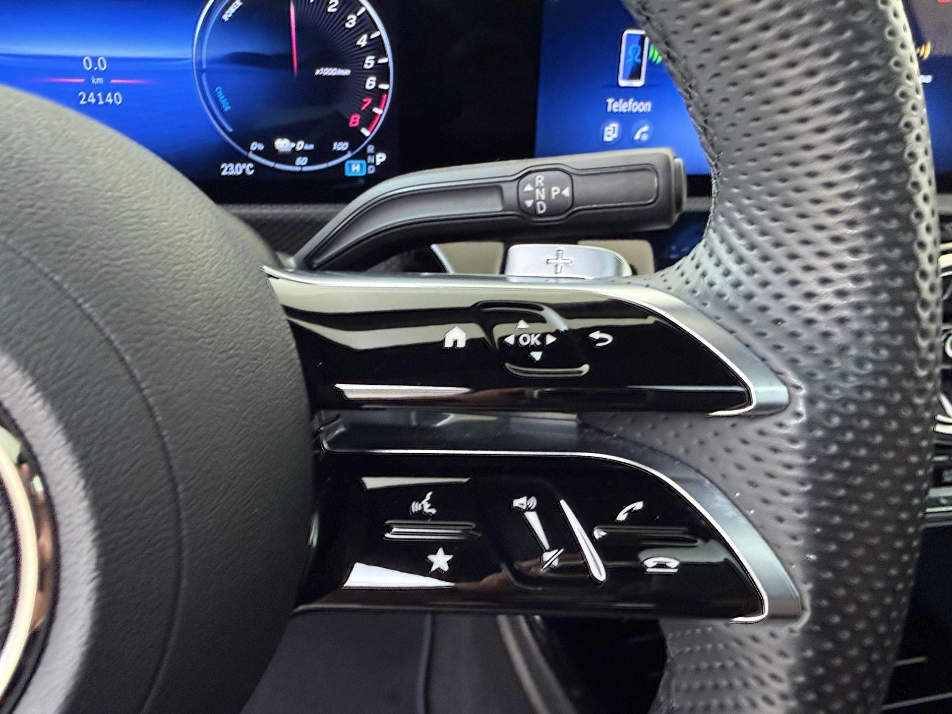 Mercedes-Benz-CLA-image-12