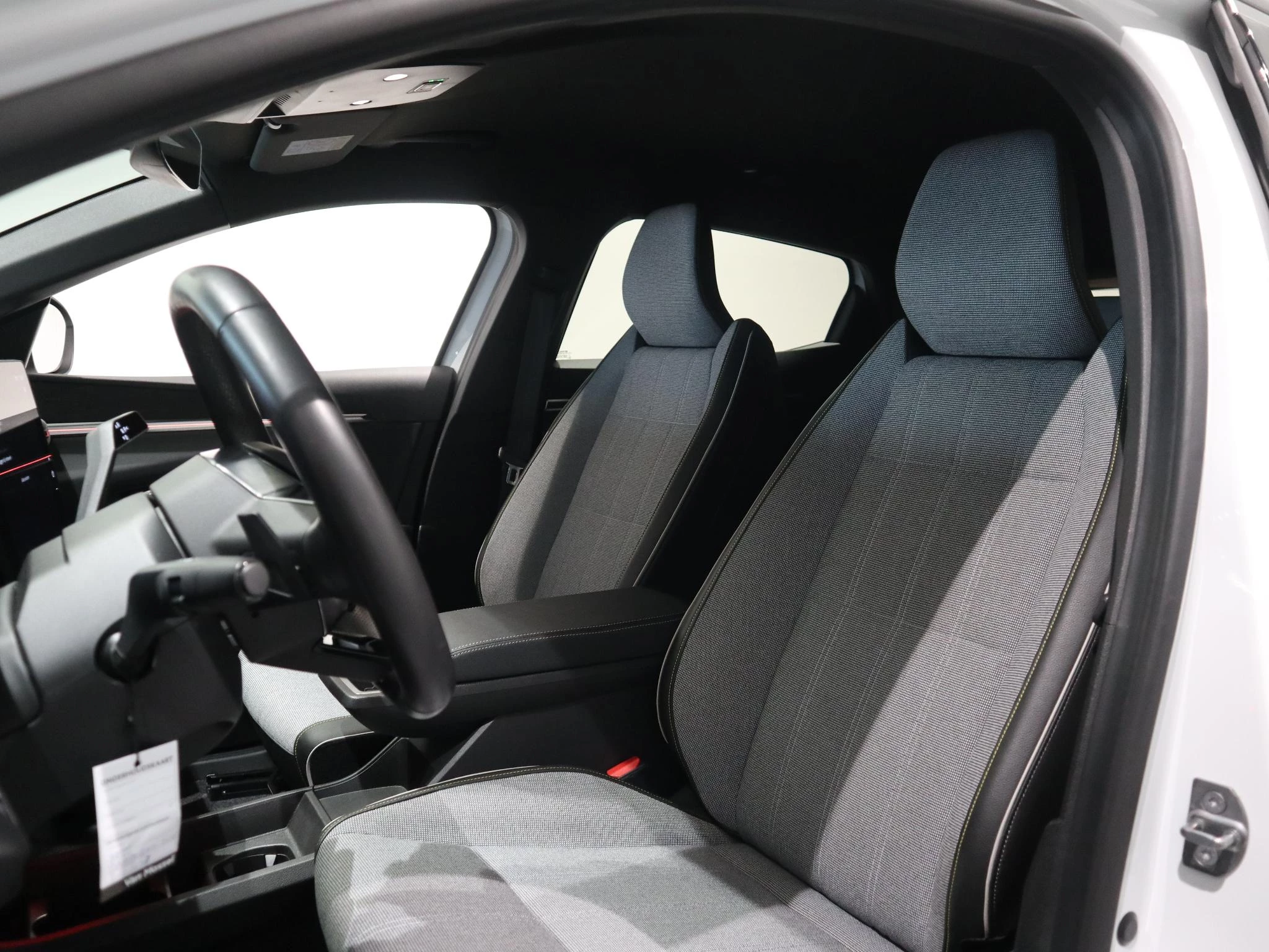 Renault-Megane E-Tech-image-6