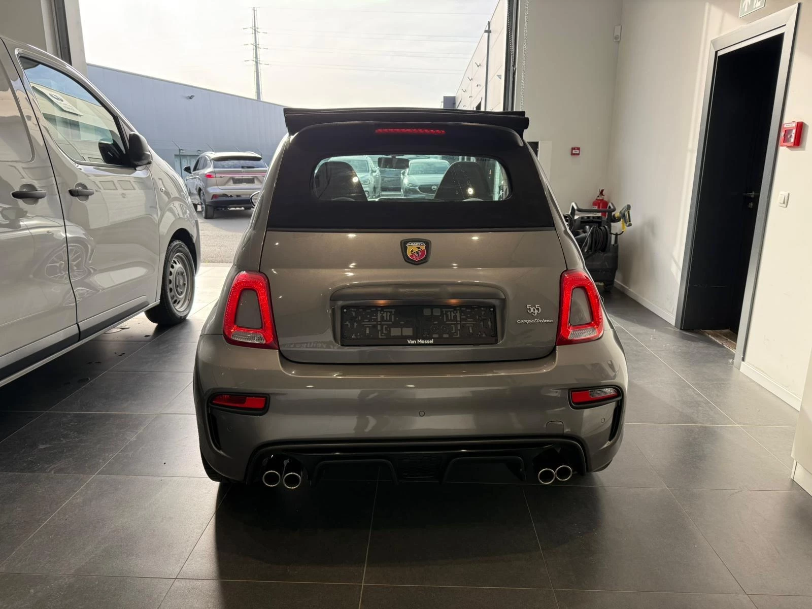 Abarth-500C-image-4