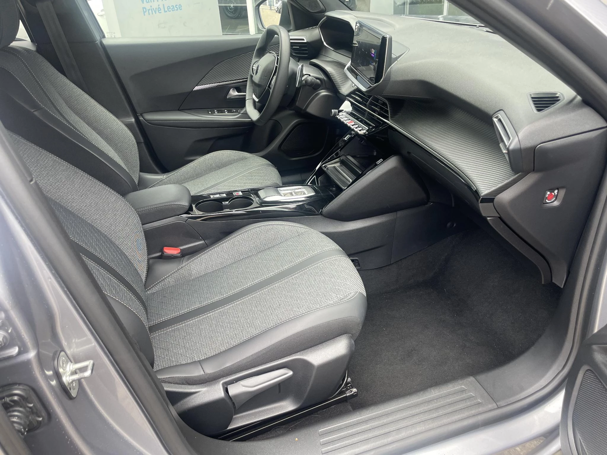 Peugeot-2008-image-11