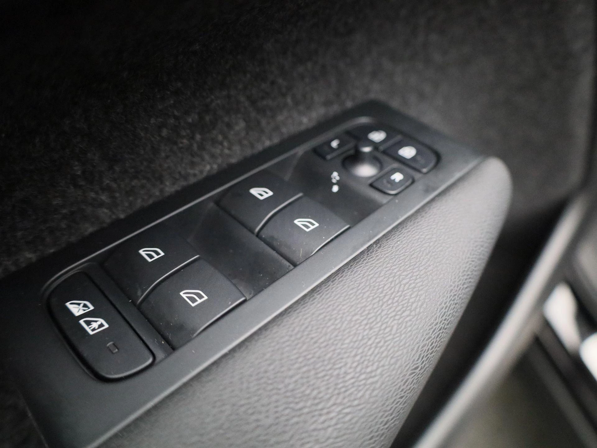 Volvo-XC40-image-29
