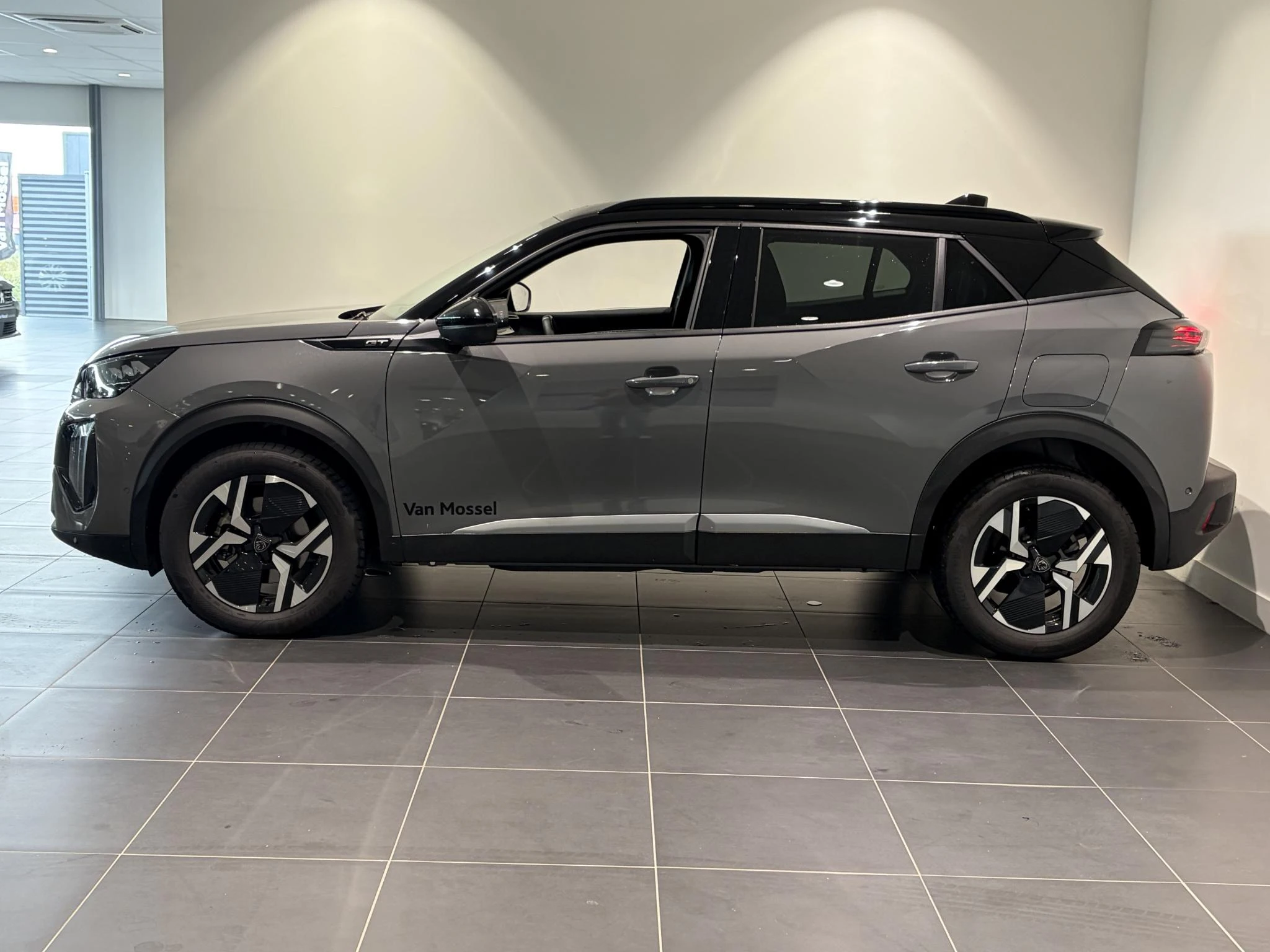 Peugeot-2008-image-2