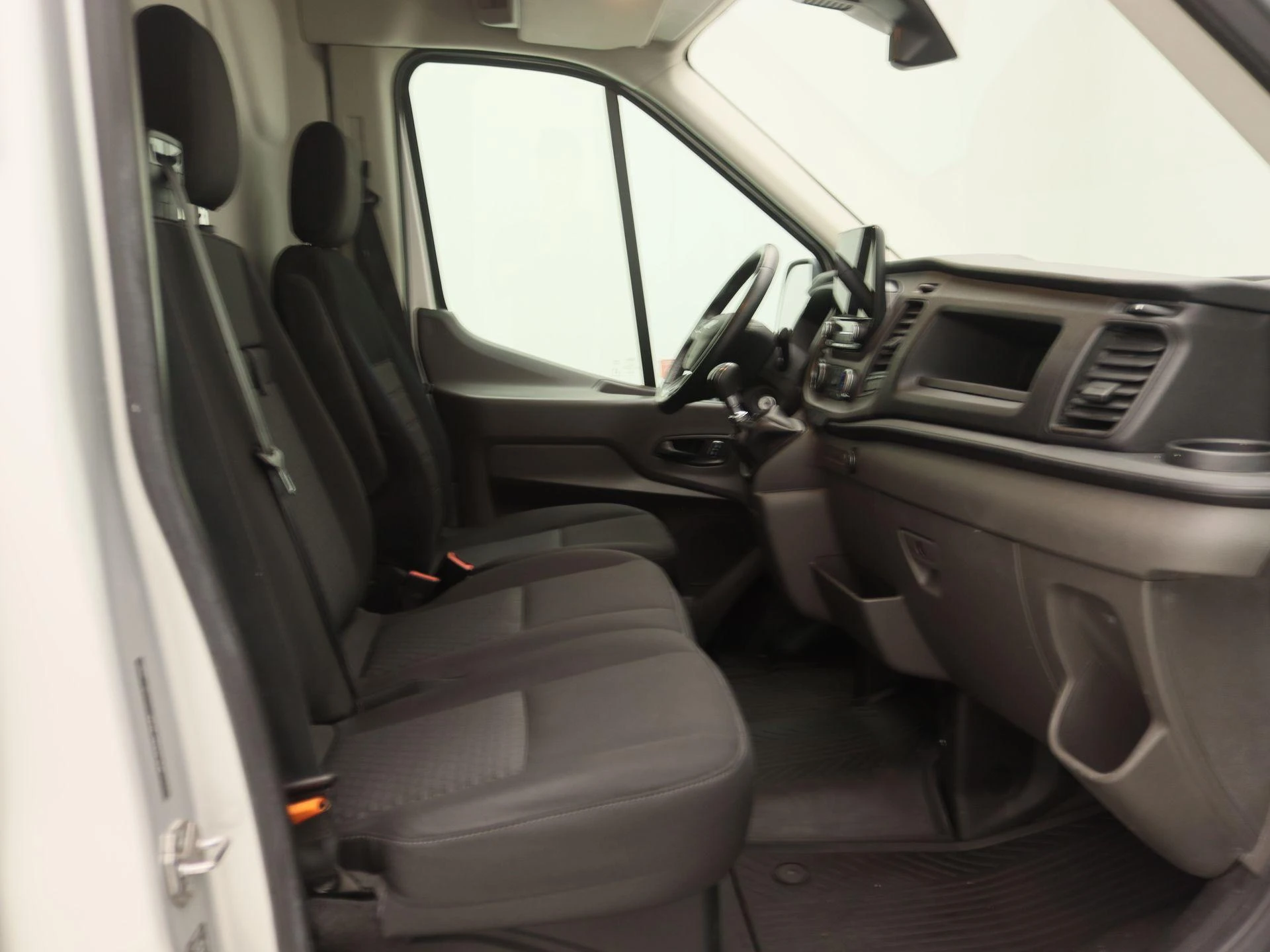 Ford-Transit-image-21