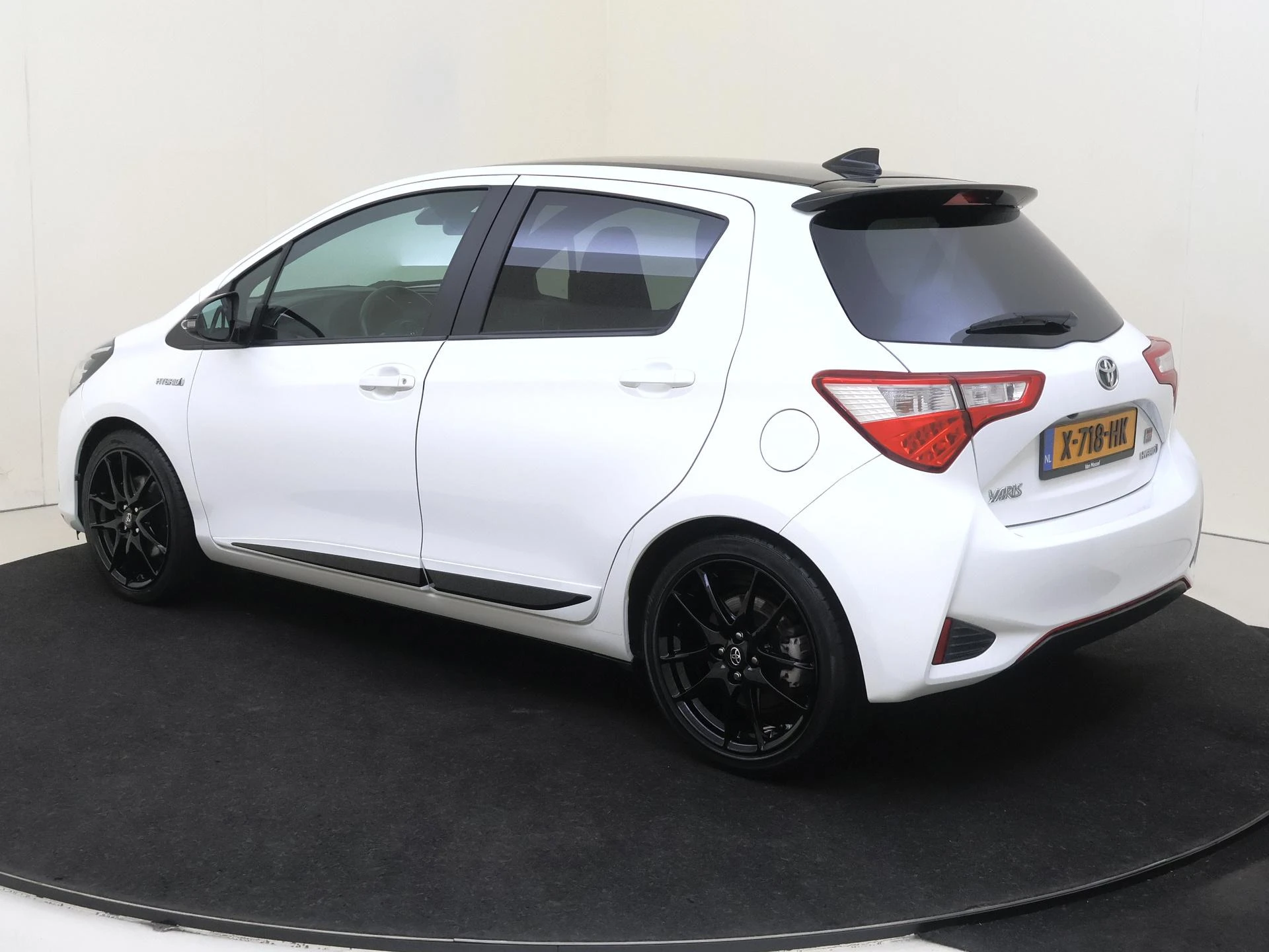 Toyota-Yaris-image-2