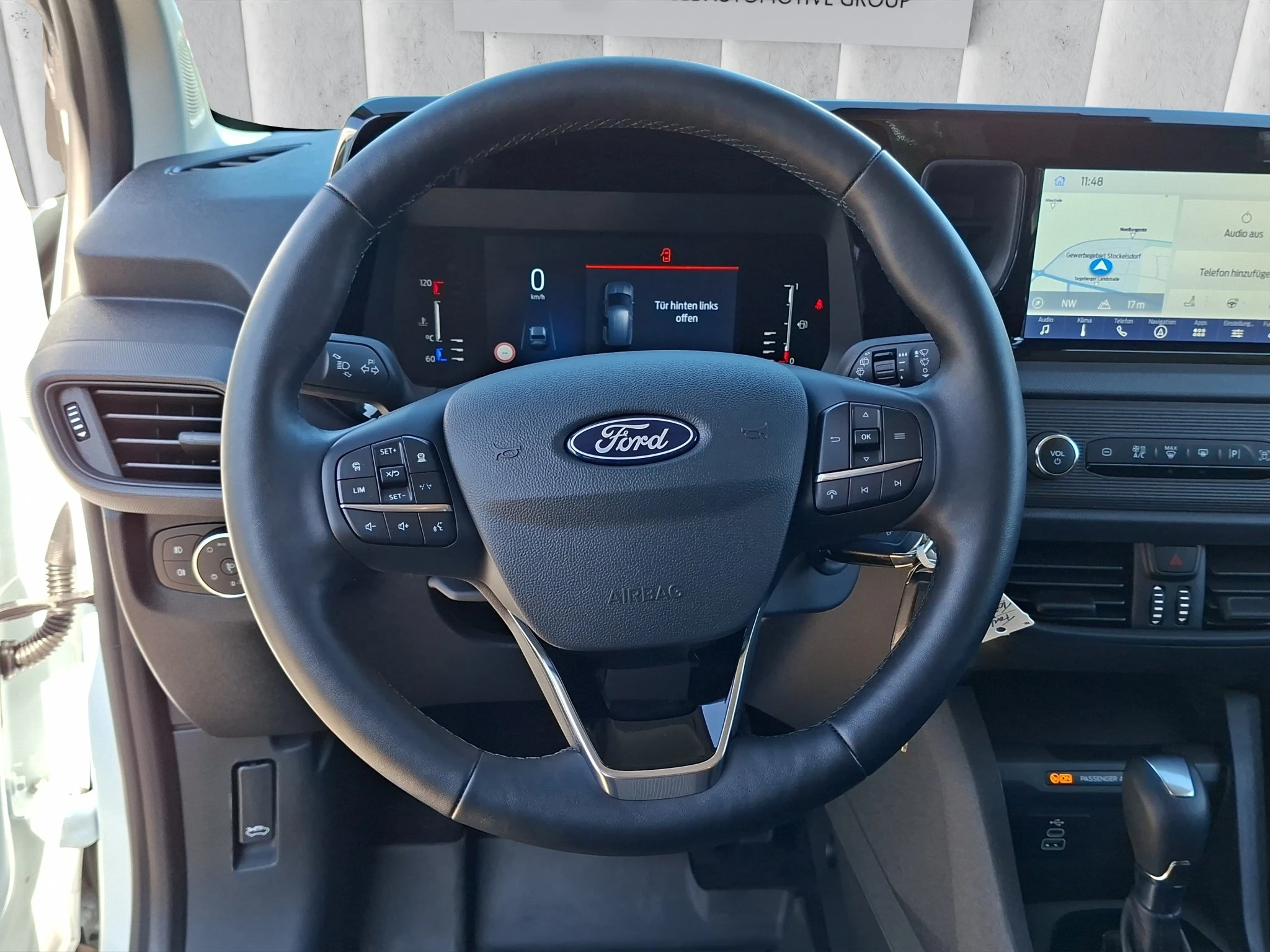 Ford-Tourneo Courier-image-12