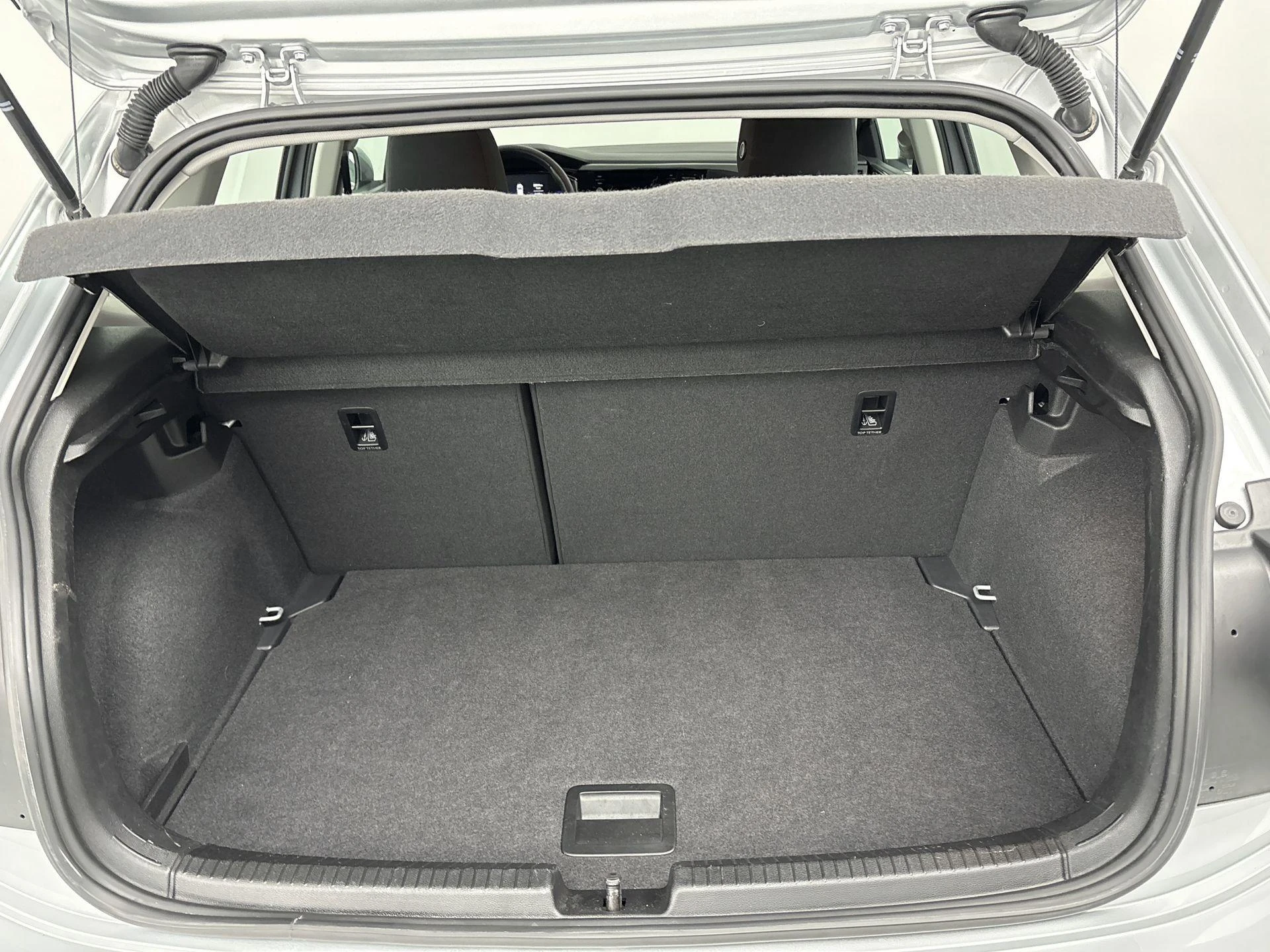 Volkswagen-Polo-image-15