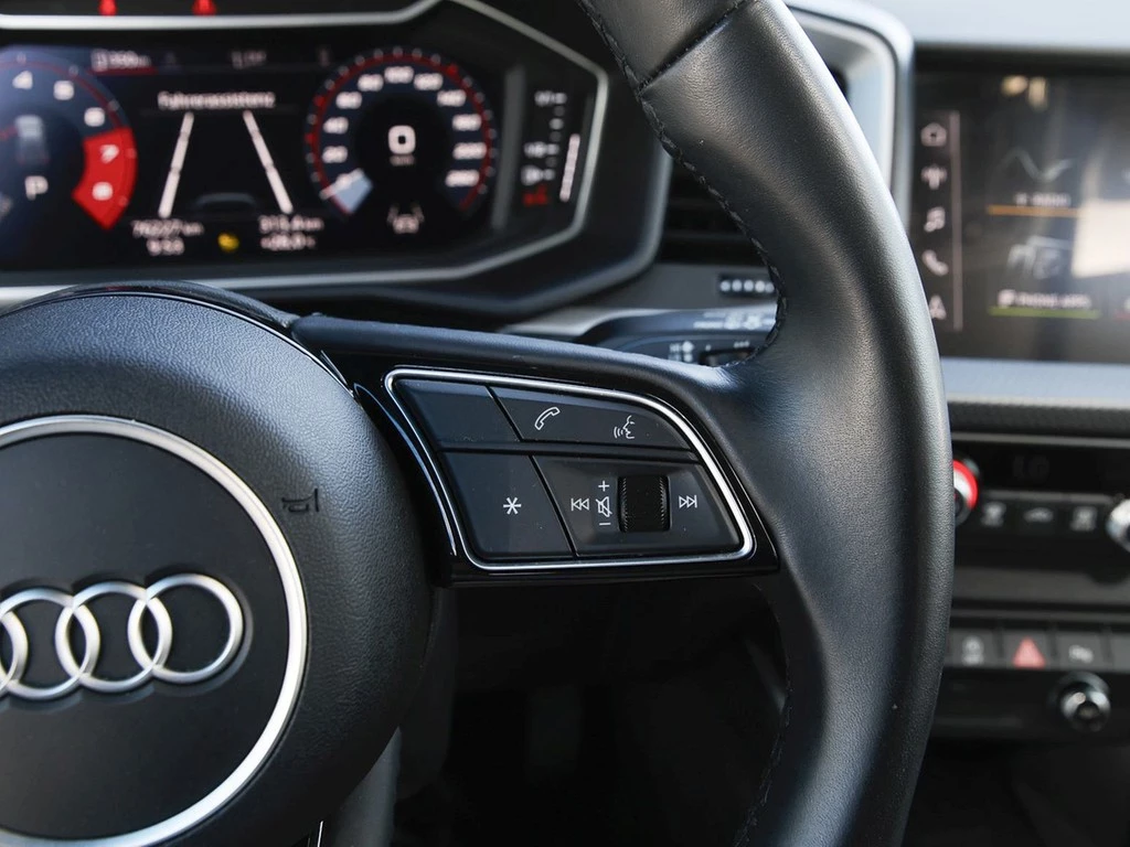 Audi A1 Sportback 30 TFSI S tronic S Line /LED/ACC