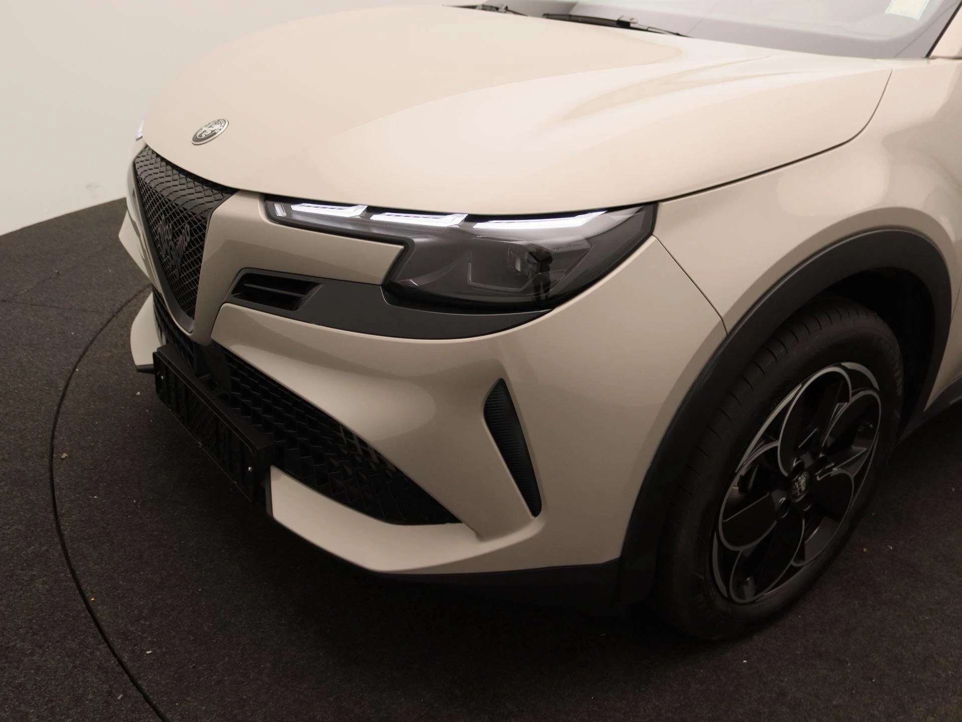 Alfa Romeo Junior Elettrica 54 kWh