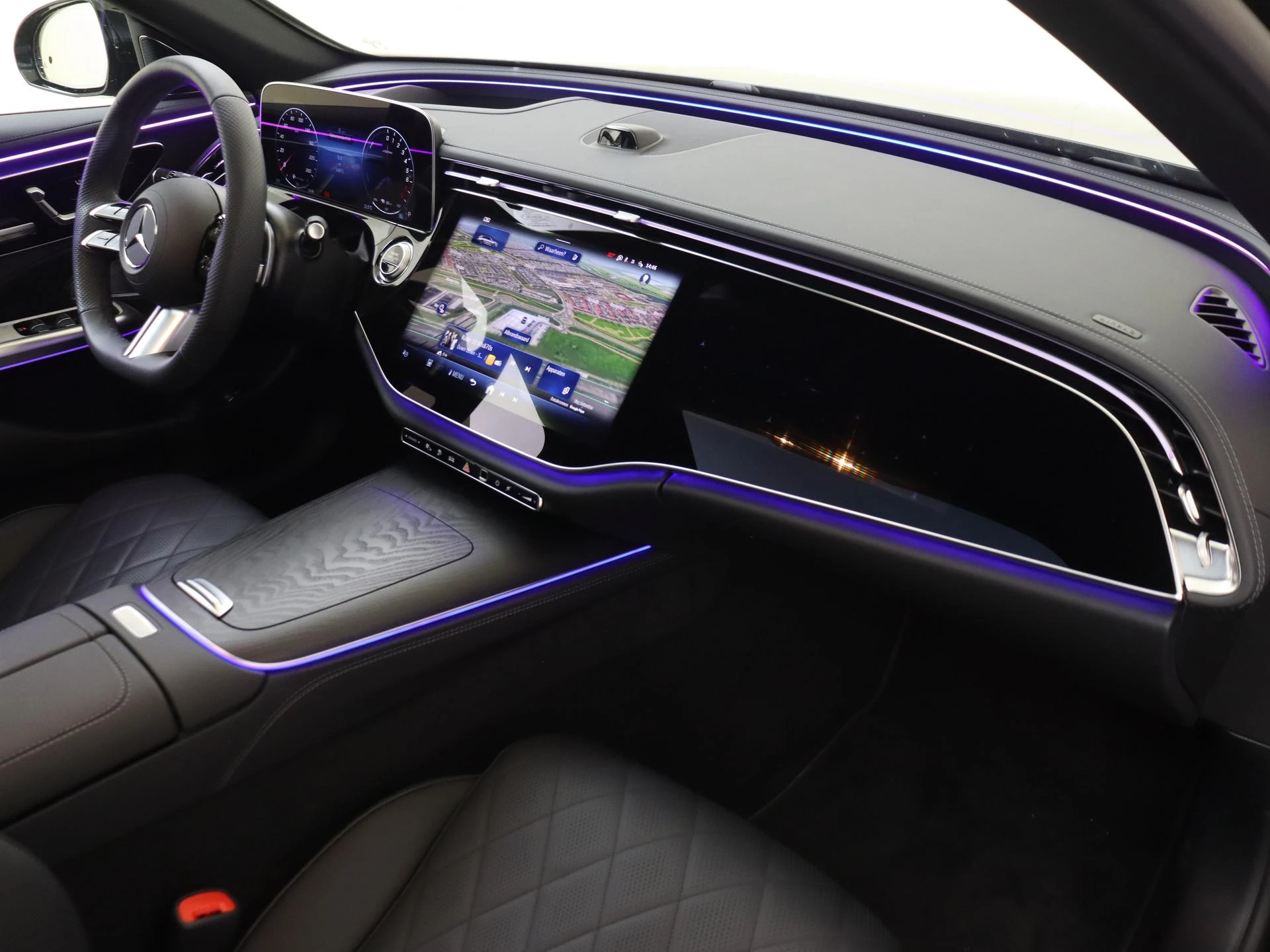 Mercedes-Benz-E-Klasse-image-4