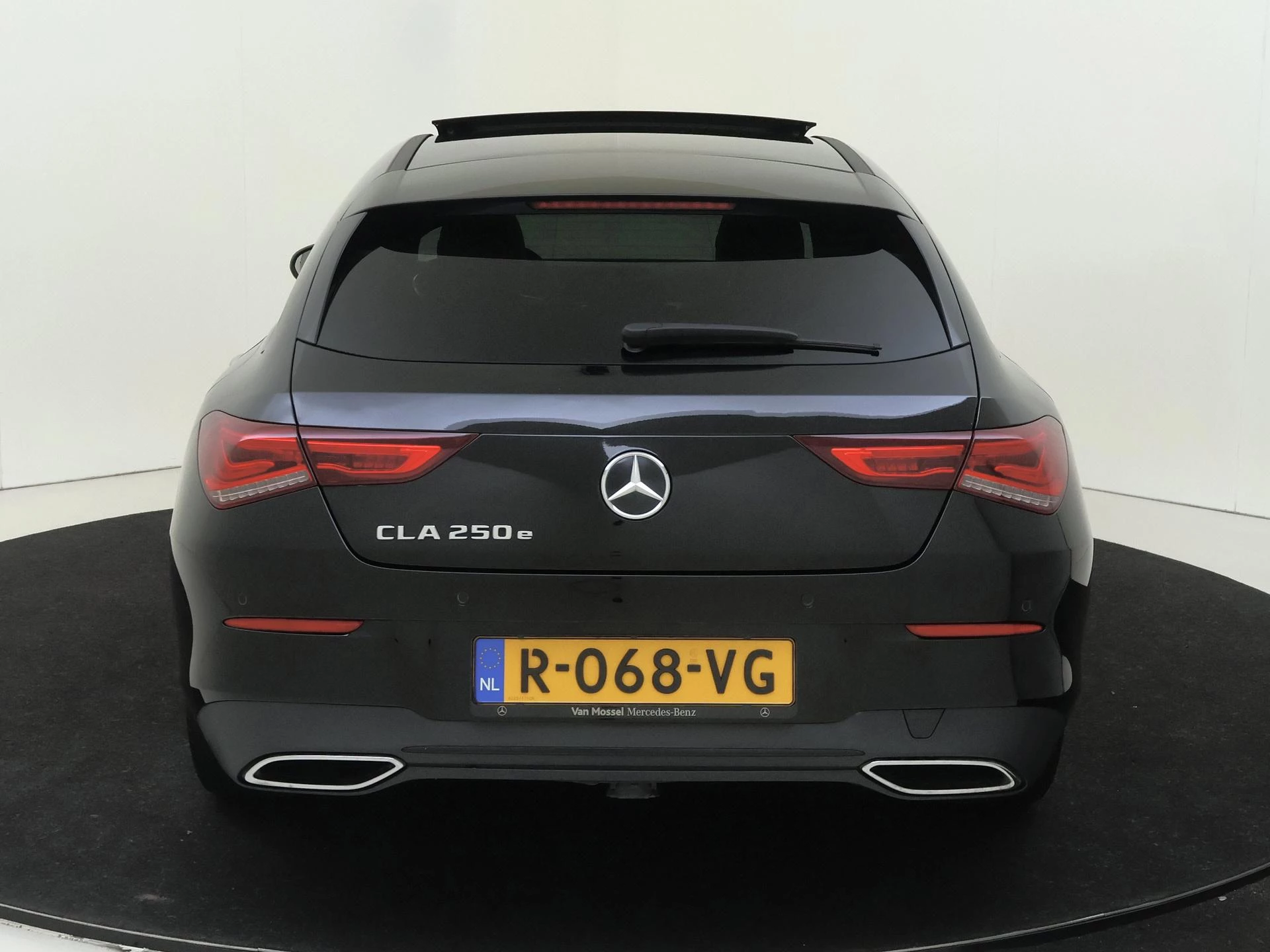Mercedes-Benz-CLA-image-6