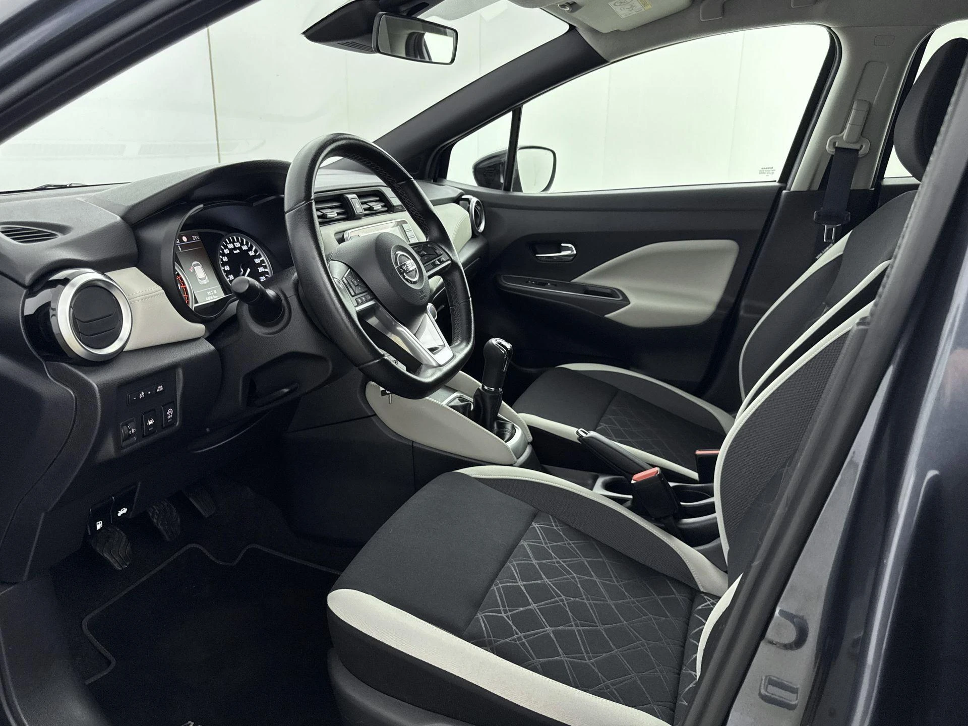 Nissan-Micra-image-10