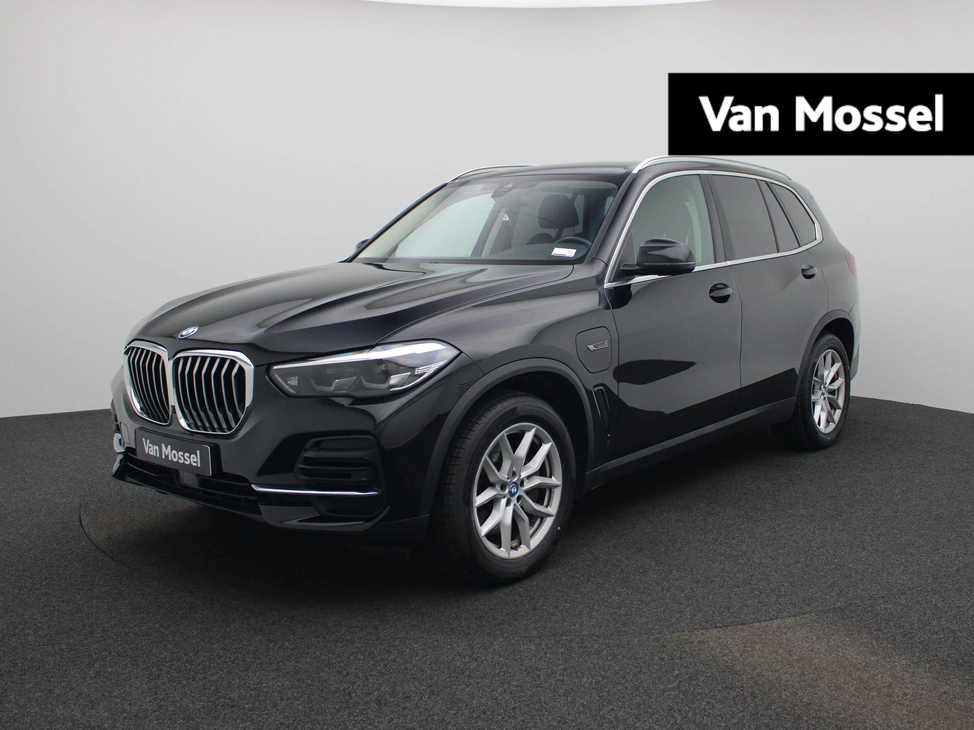BMW-X5-image-0
