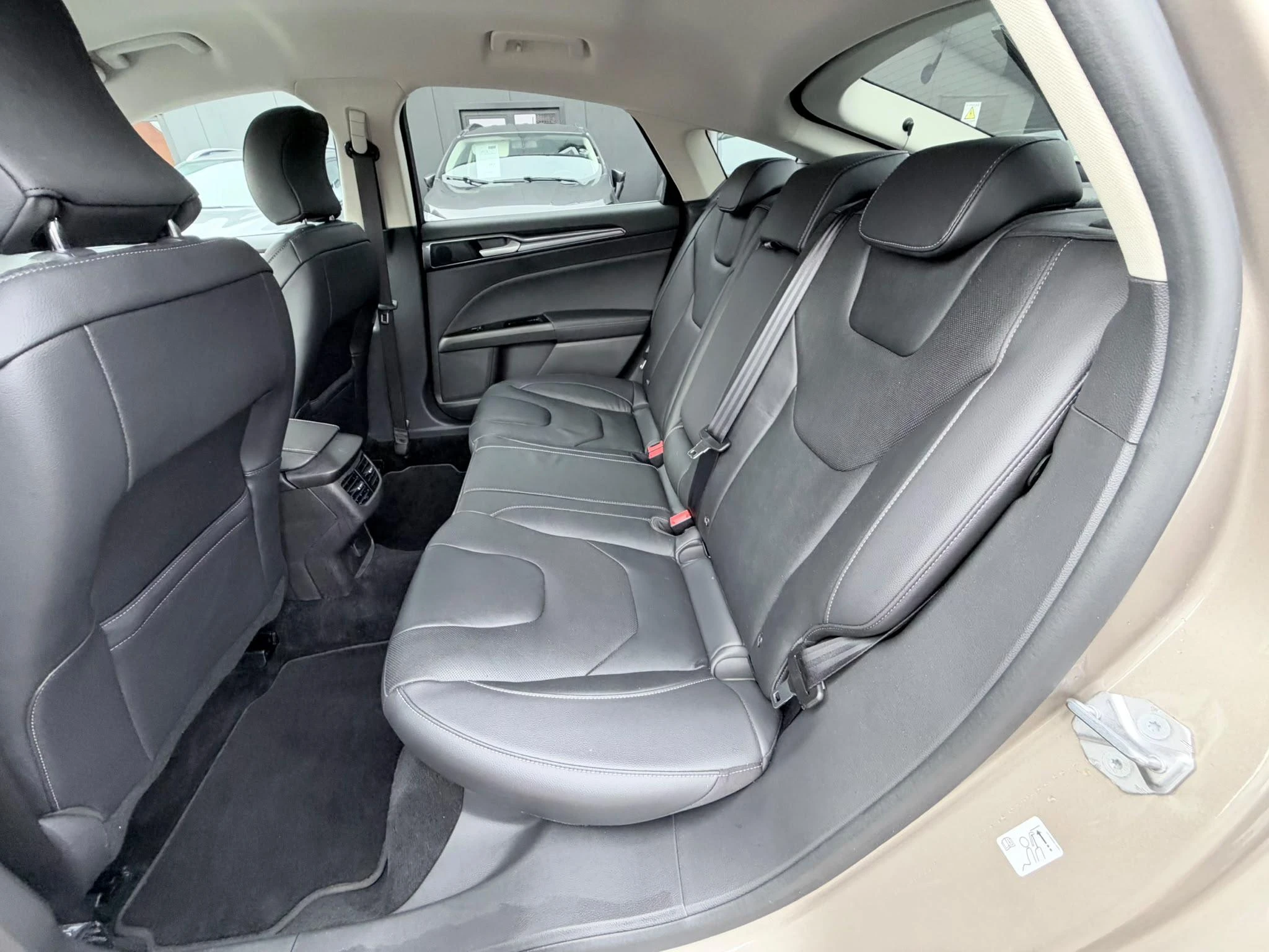 Ford-Mondeo-image-12