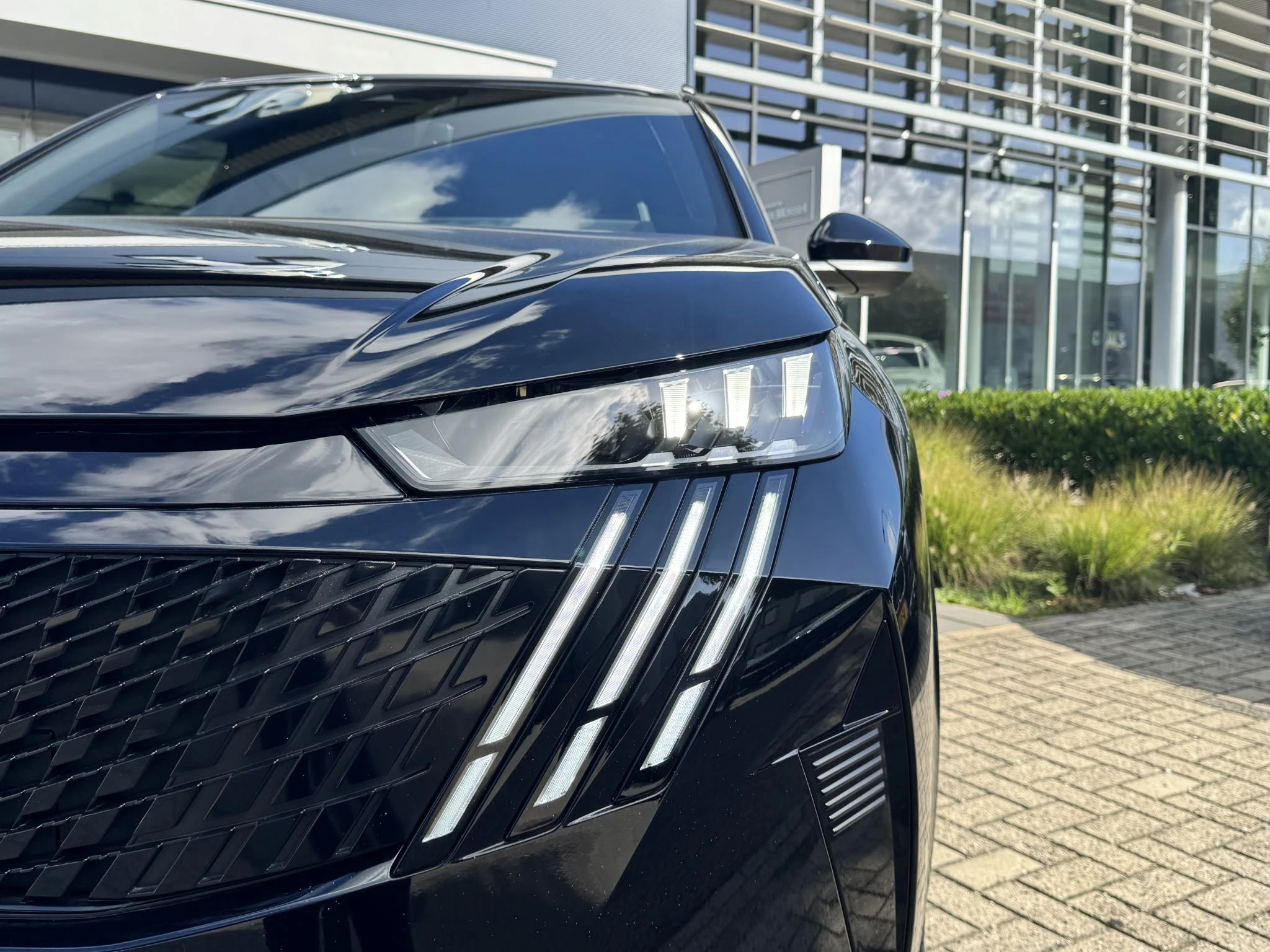 Peugeot-e-5008-image-7