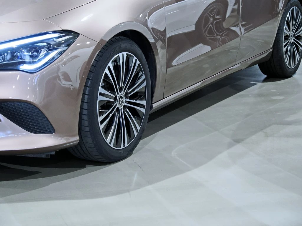 Mercedes-Benz-CLA 180-image-6