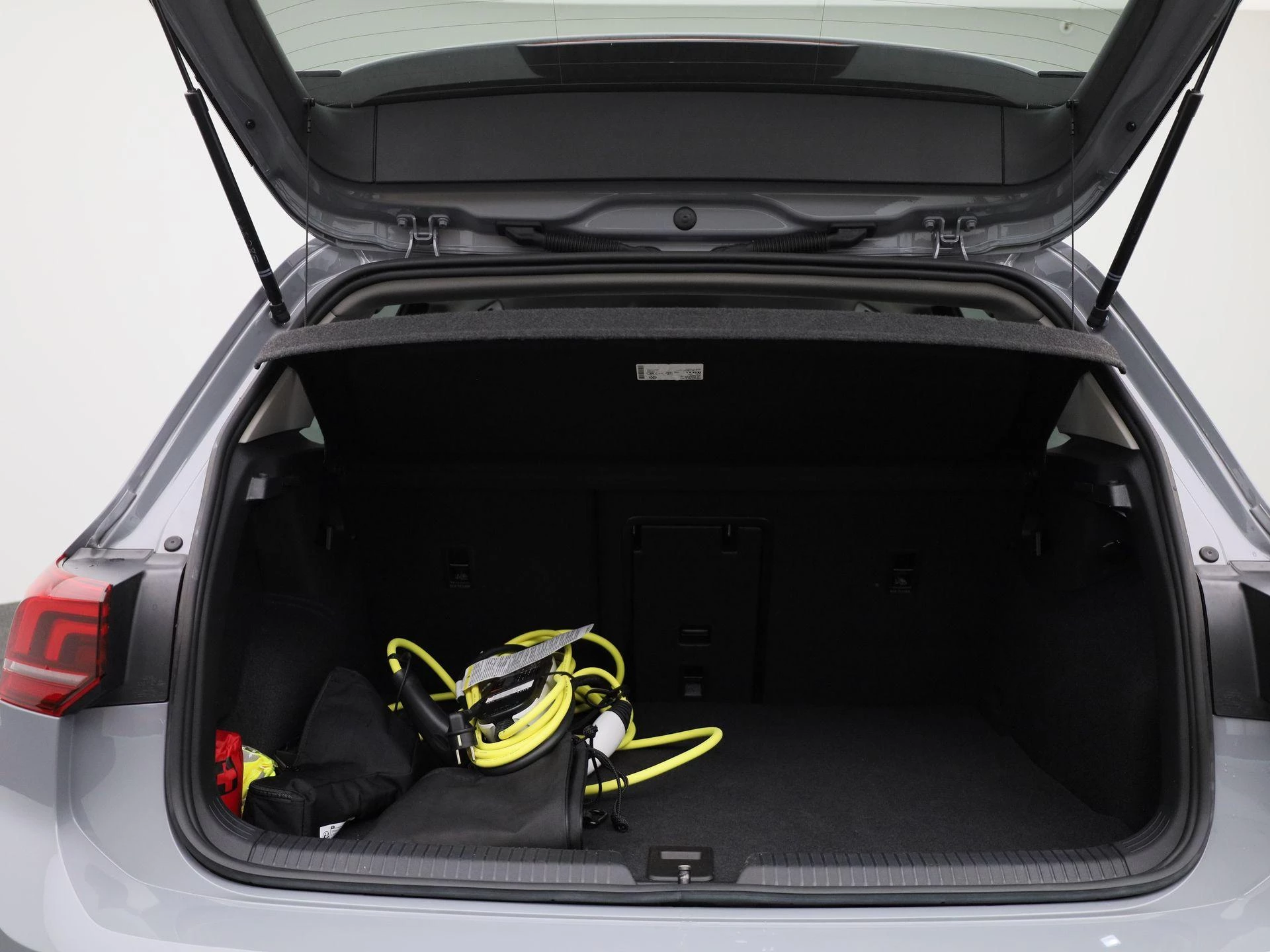 Volkswagen-Golf-image-13