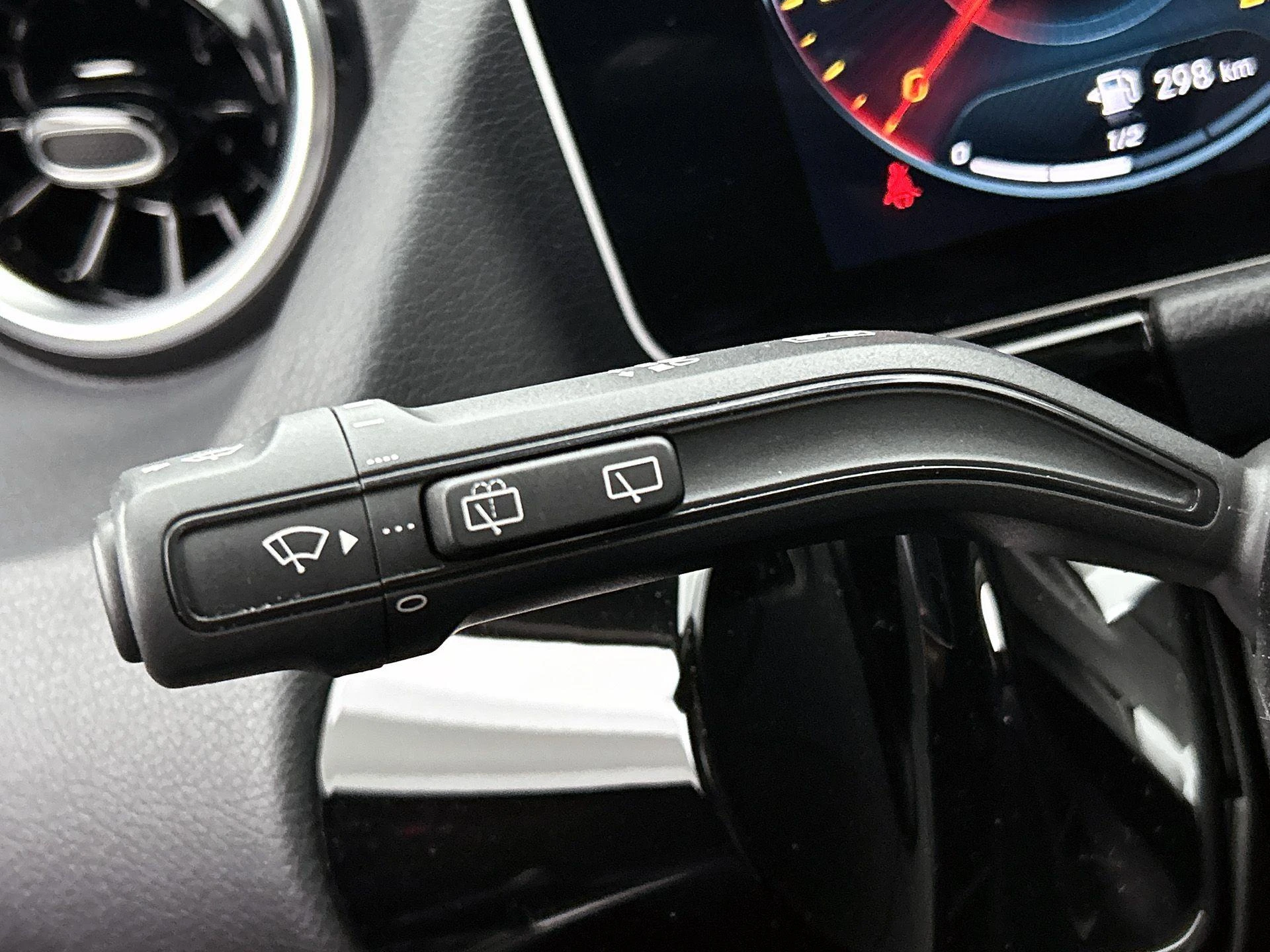 Mercedes-Benz-B-Klasse-image-13