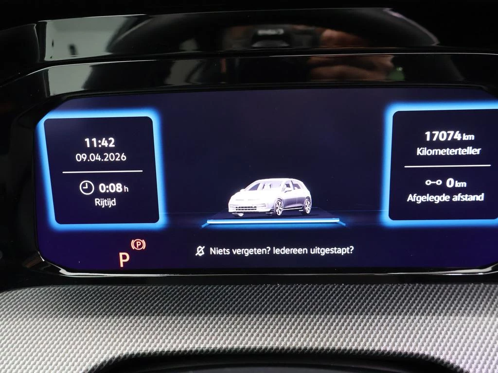 Volkswagen-Golf-image-27