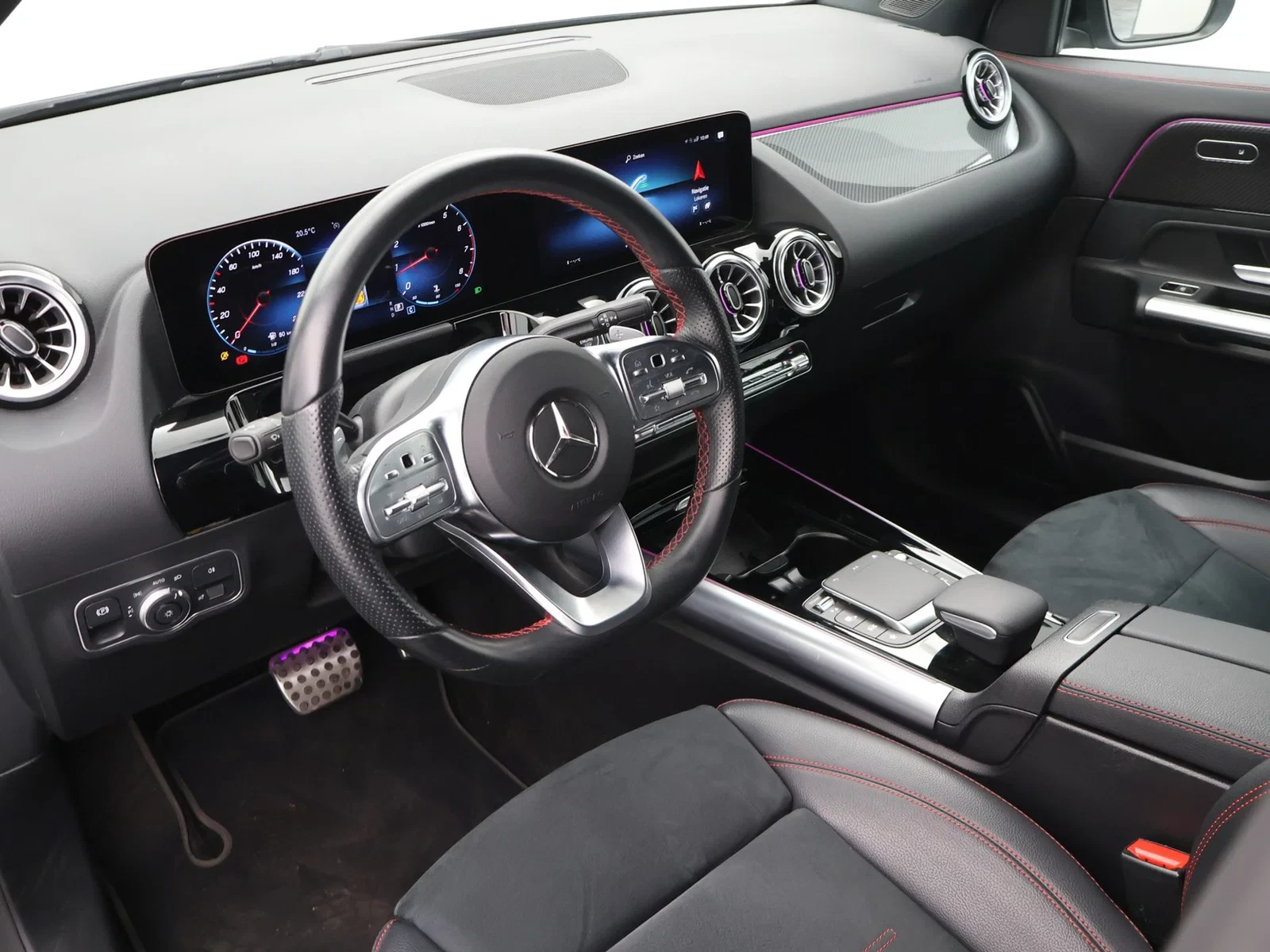 Mercedes-Benz GLA Classe (H247) AMG Line 163PK *AUTOMAAT*LEDER*ALCANTARA*CAMERA*PDC*CRUISE*APP-CONNECT*NAVI*KEYLESS GO*...*