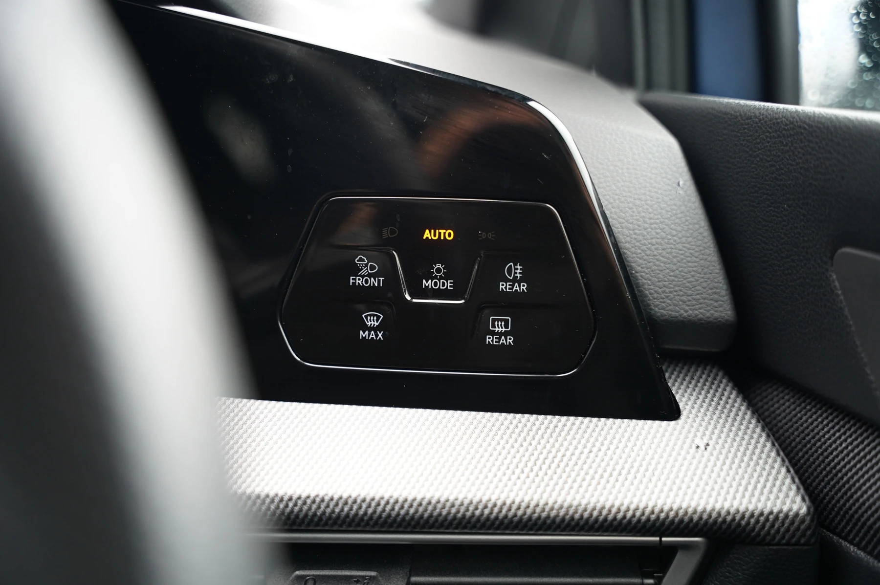 Volkswagen-Golf-image-22