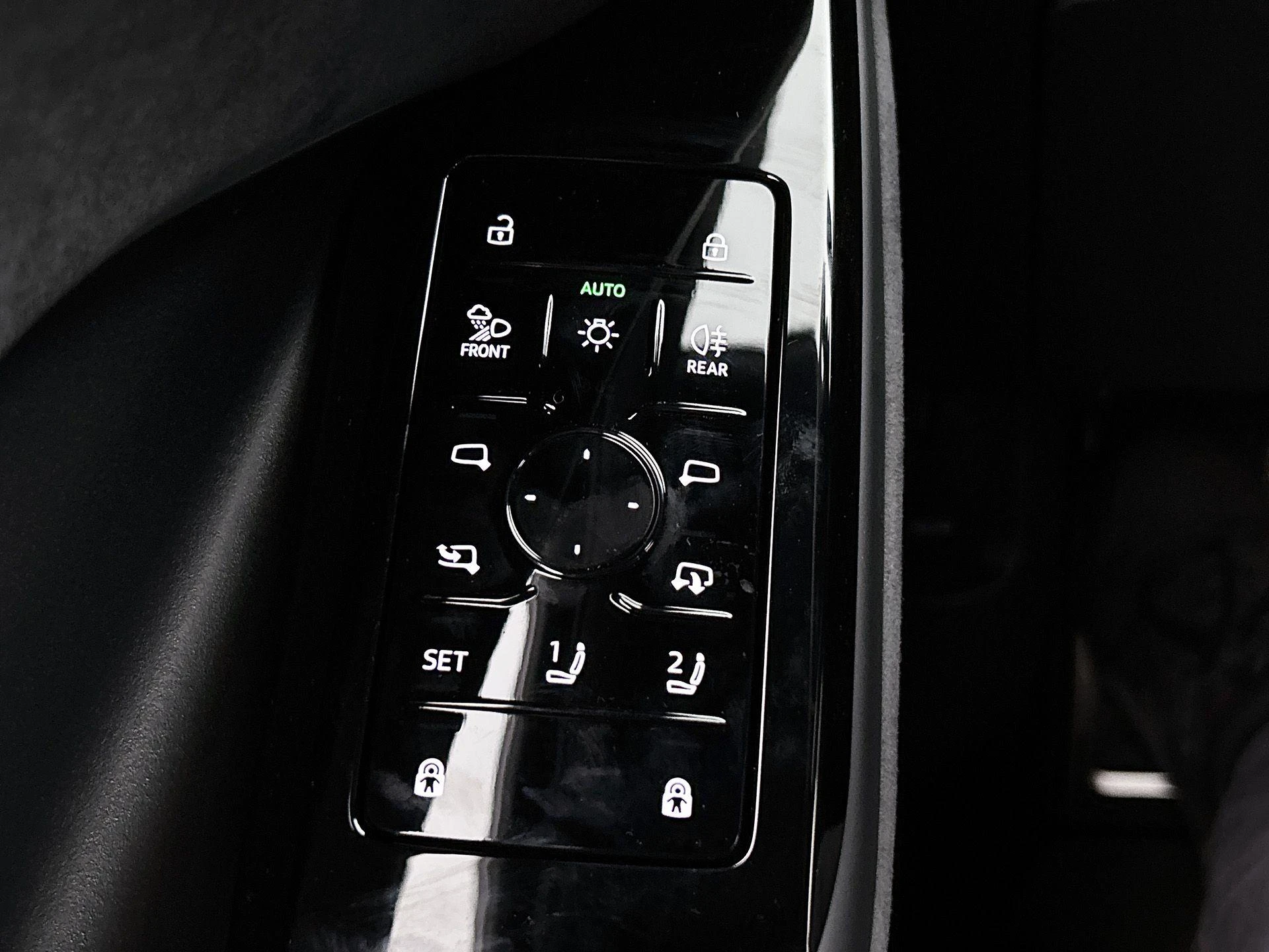 Audi-Q6 e-tron-image-28