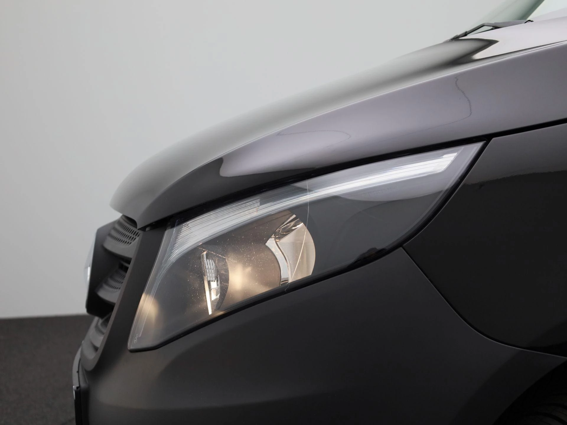 Mercedes-Benz-Vito-image-17