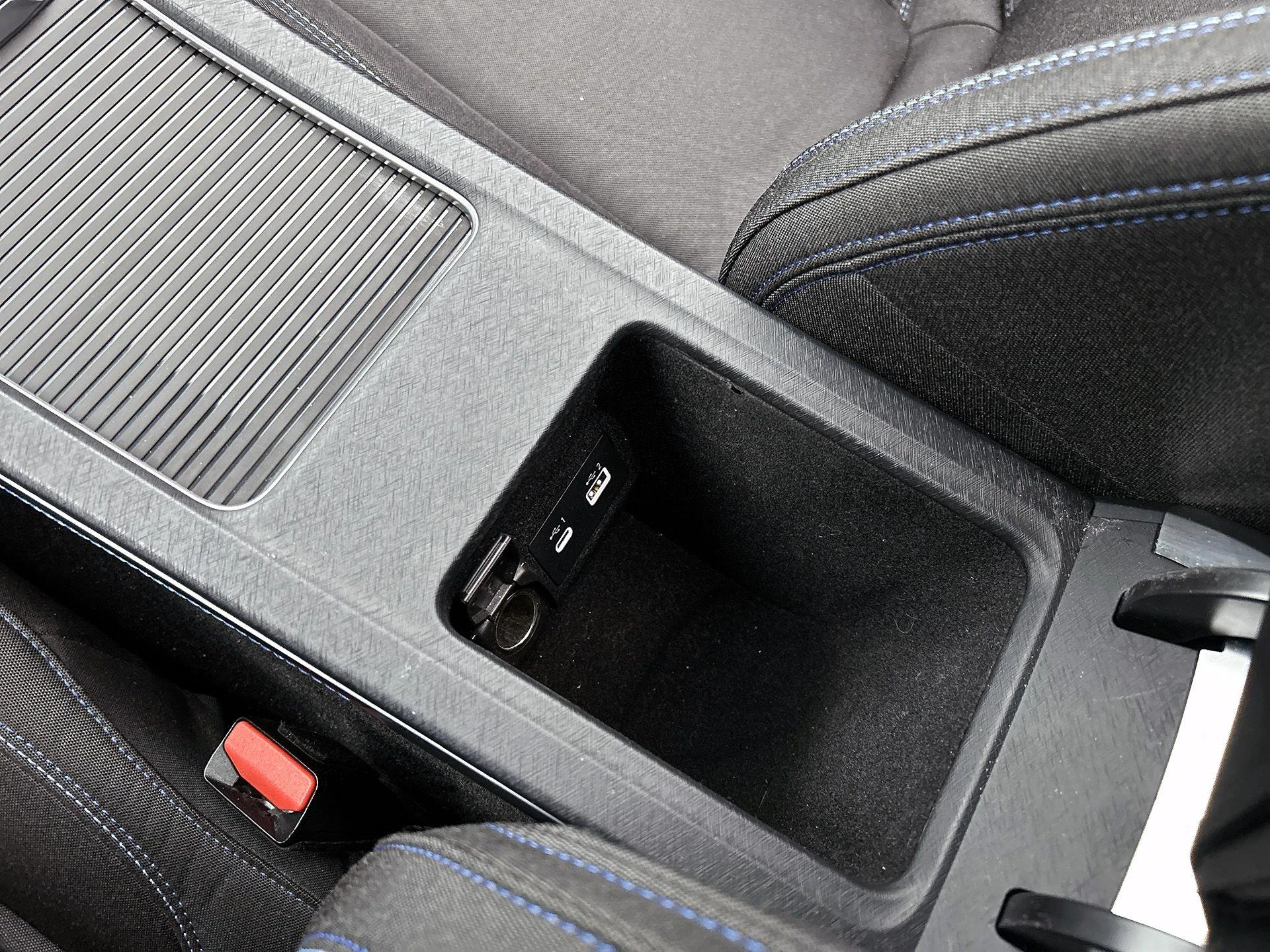 Lynk & Co-01-image-35