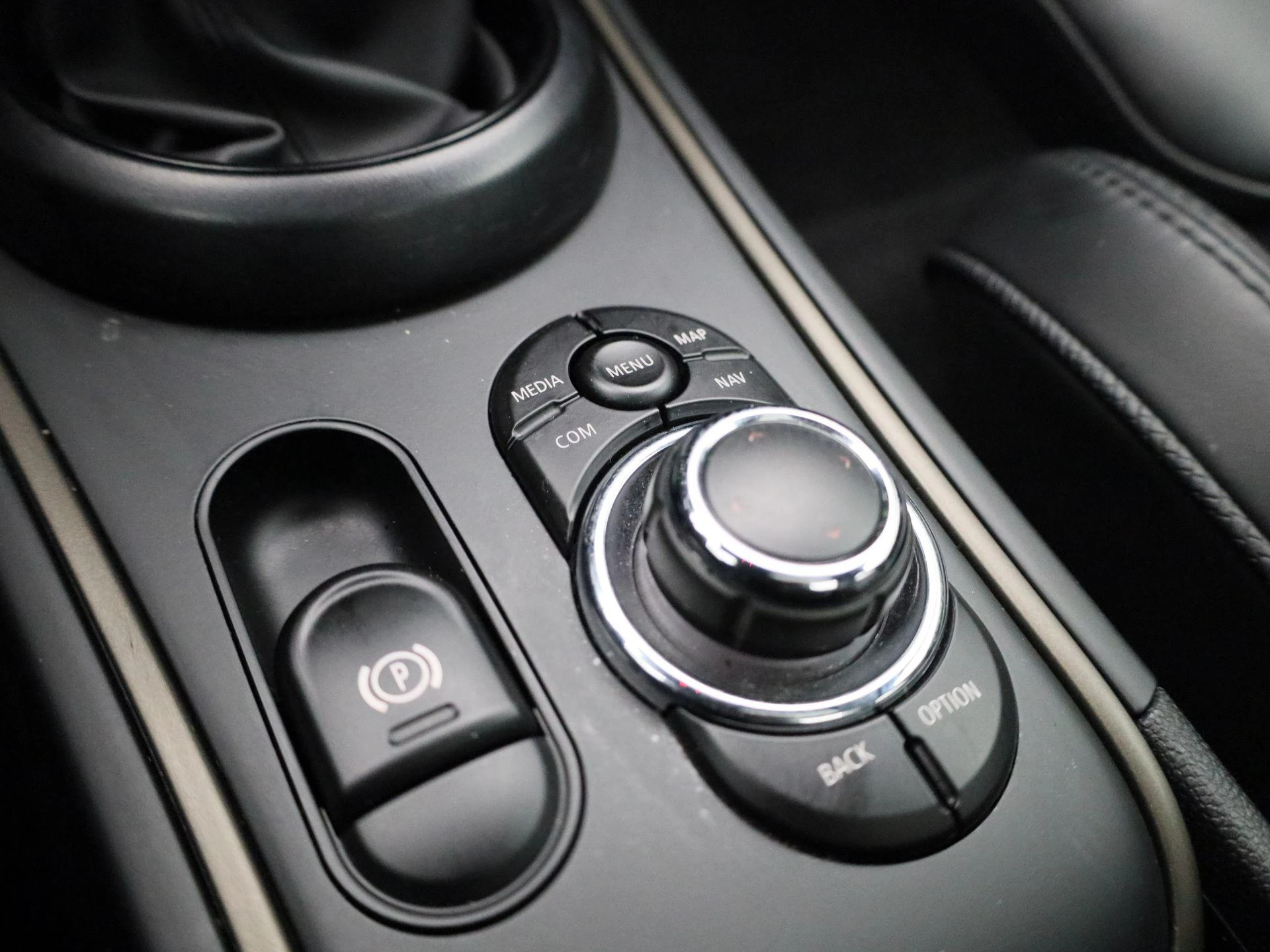 MINI-Countryman-image-27