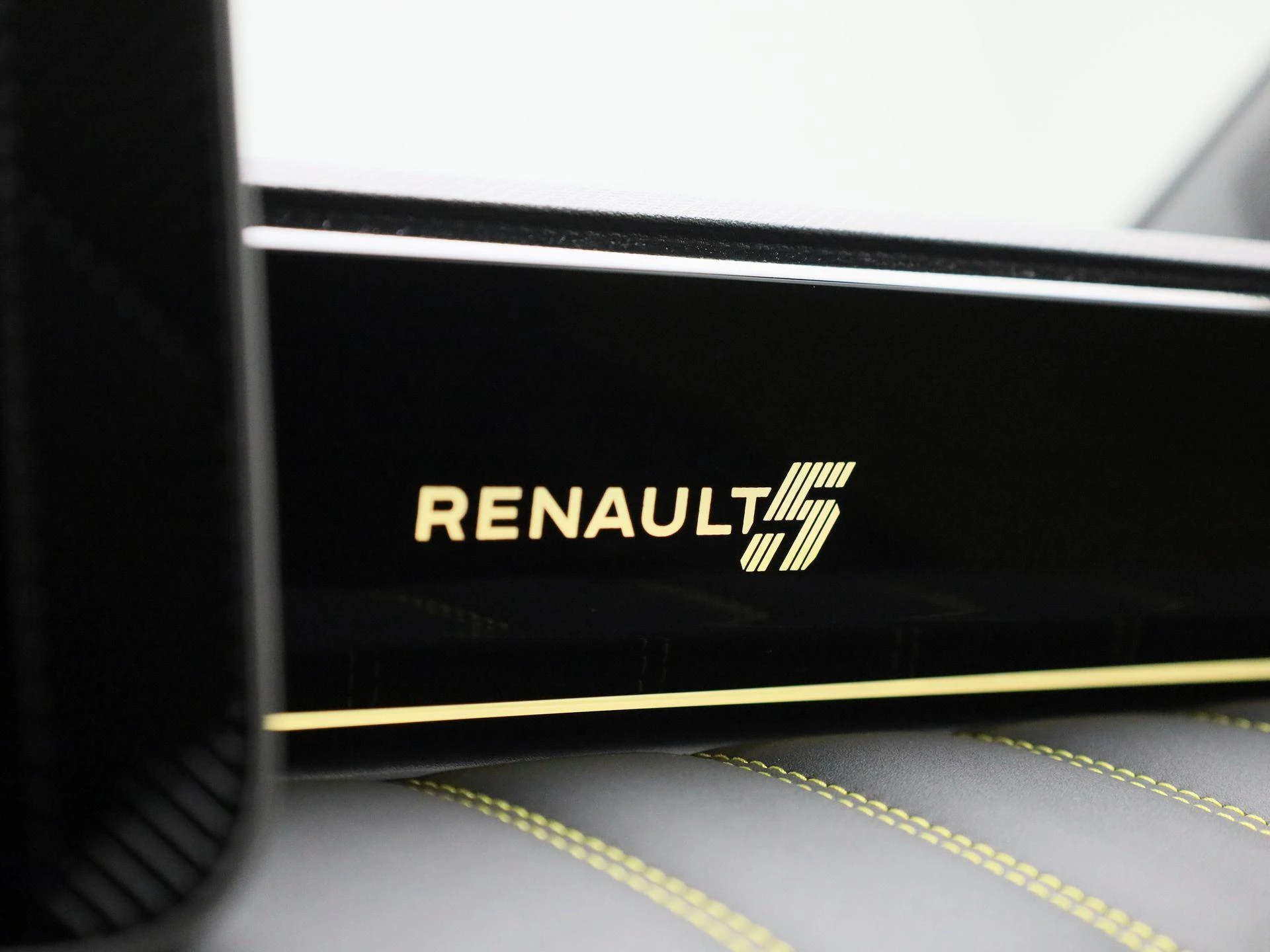 Renault-5-image-19