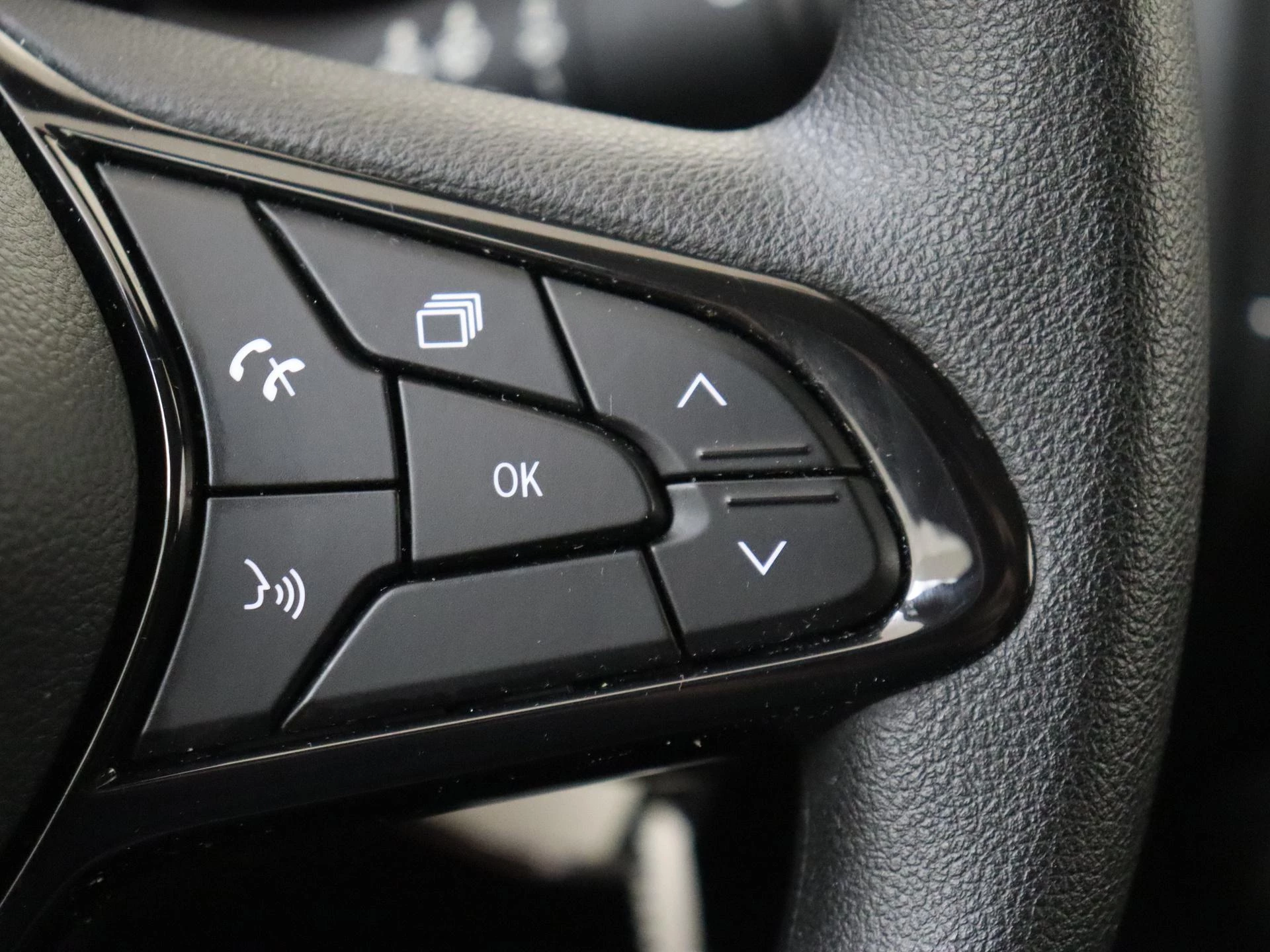 Renault-Clio-image-17