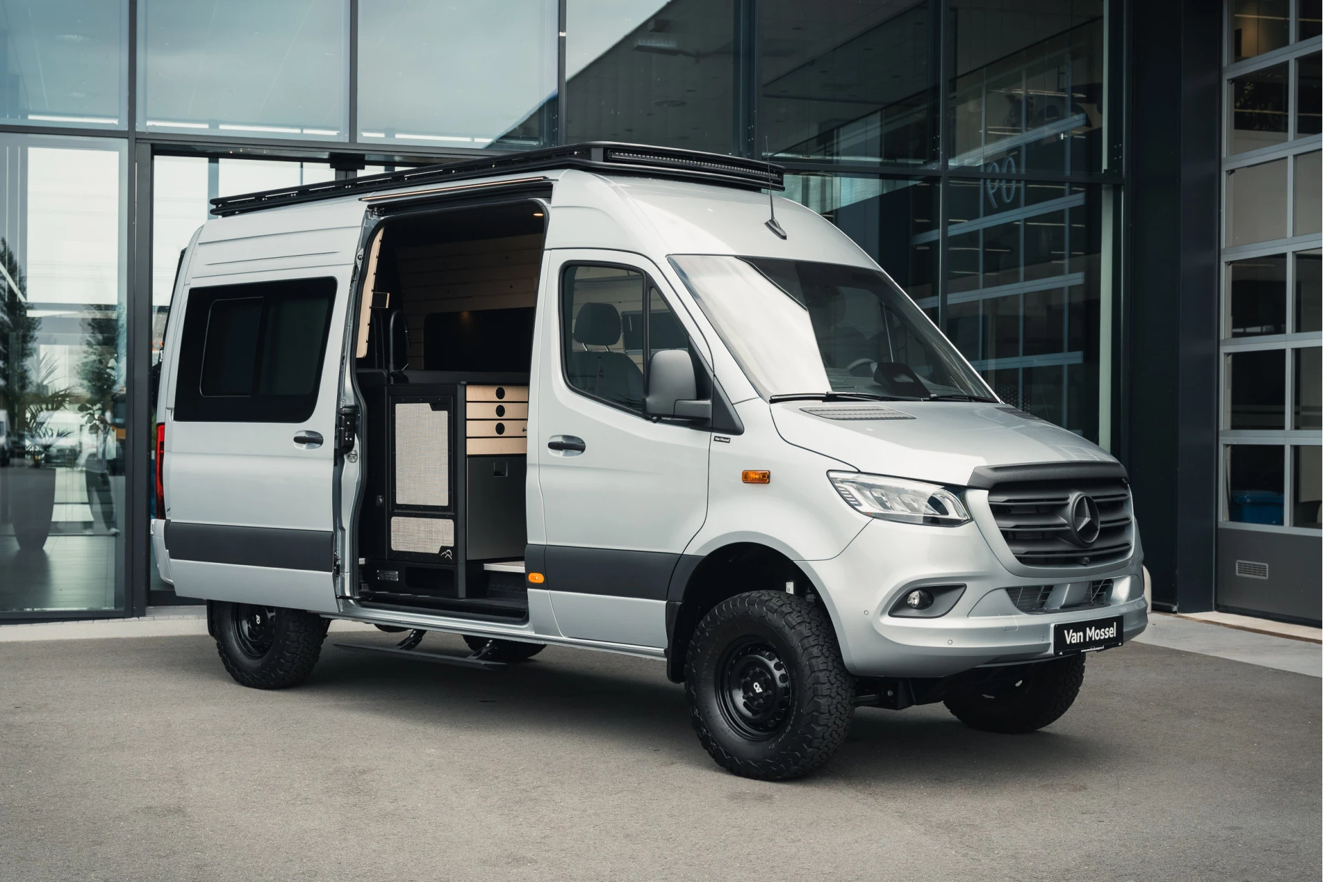 Mercedes-Benz-Sprinter-image-10