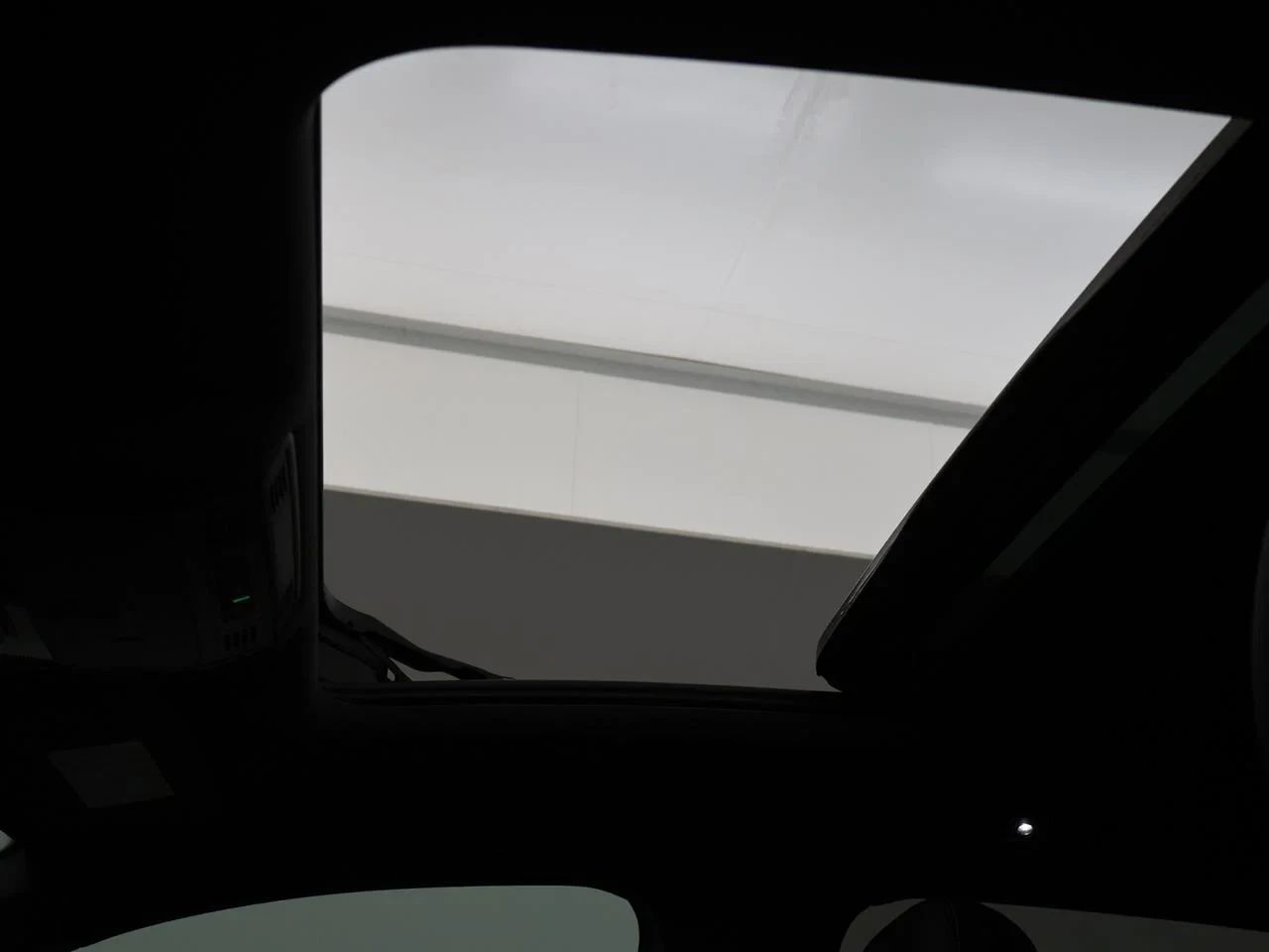 Volkswagen-T-Roc-image-22