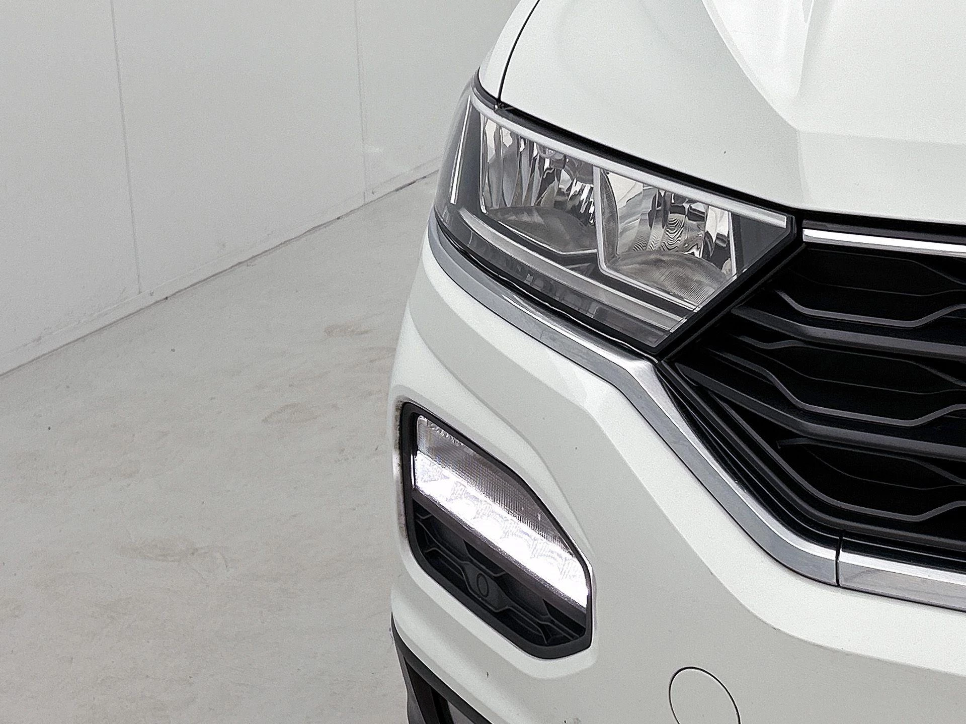 Volkswagen-T-Roc-image-21