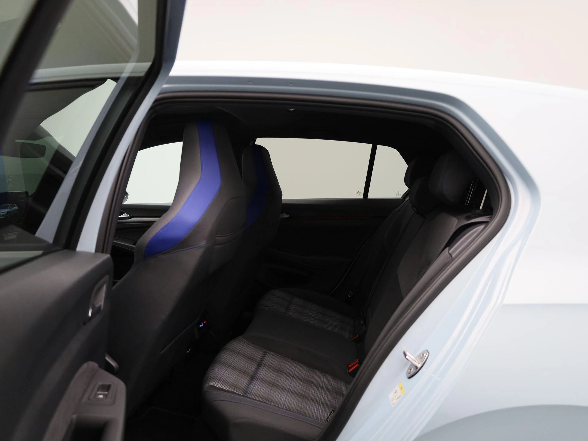 Volkswagen-Golf-image-9